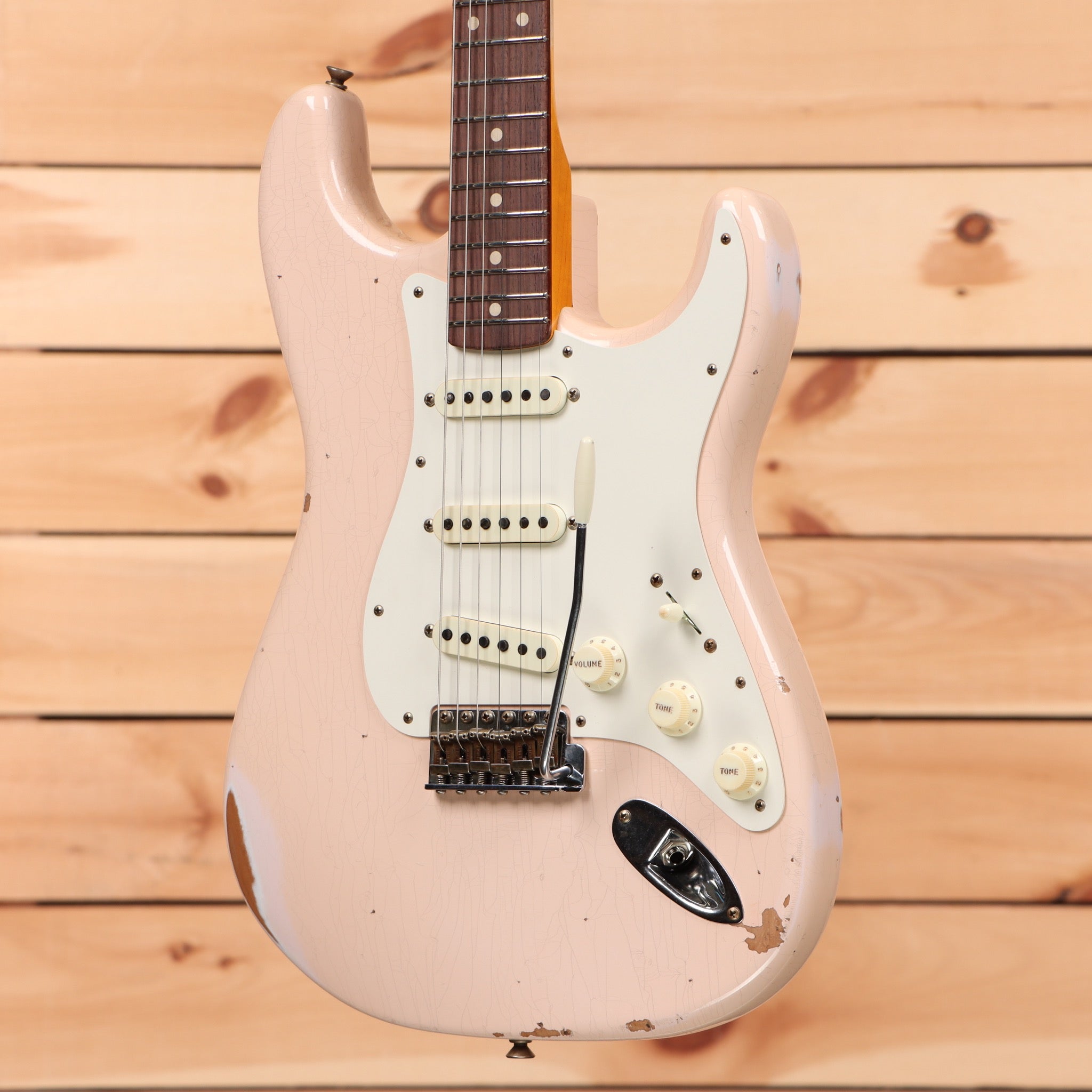 Fender Custom Shop Limited 1959 Stratocaster heavy relic electric guitar super faded aged shell pink with single-coil pickups