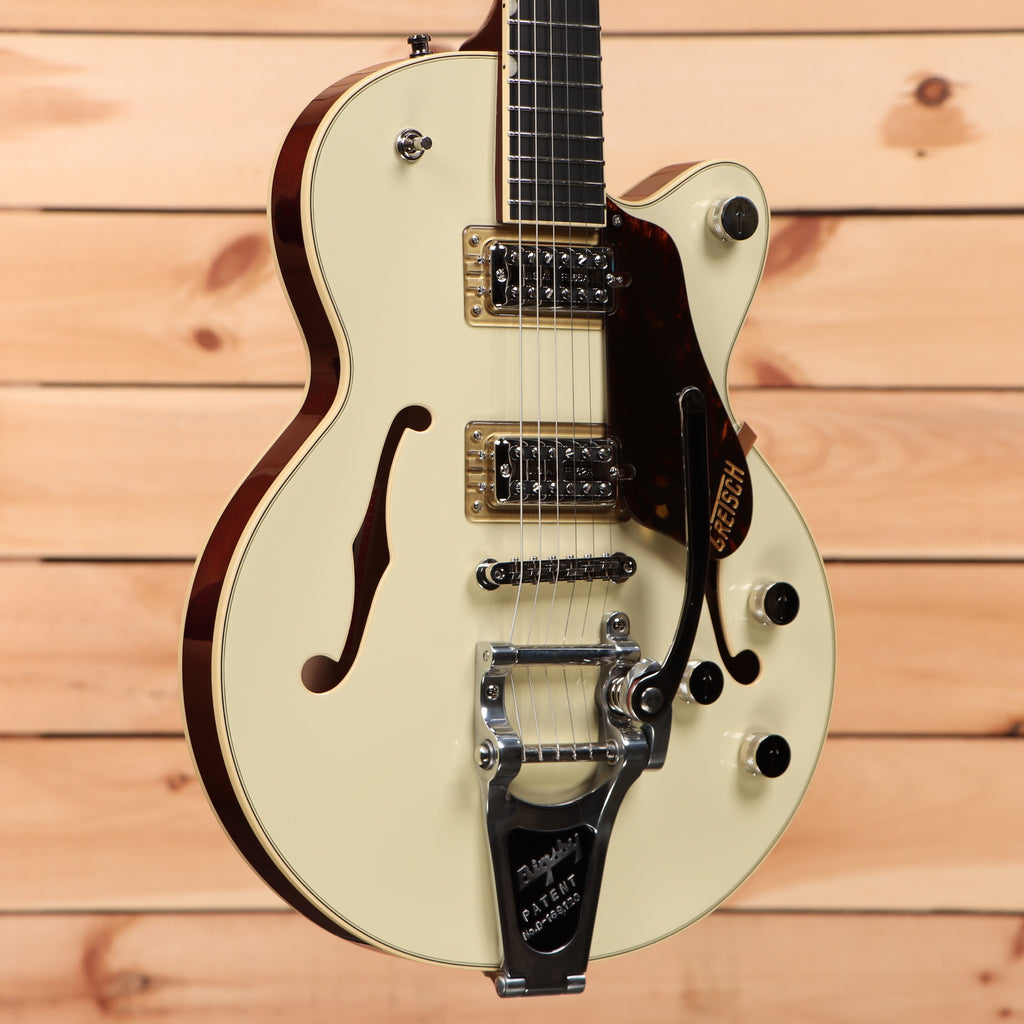 Gretsch G6659T Players Edition Broadkaster Jr. - 2-Tone Lotus Ivory/Walnut Stain