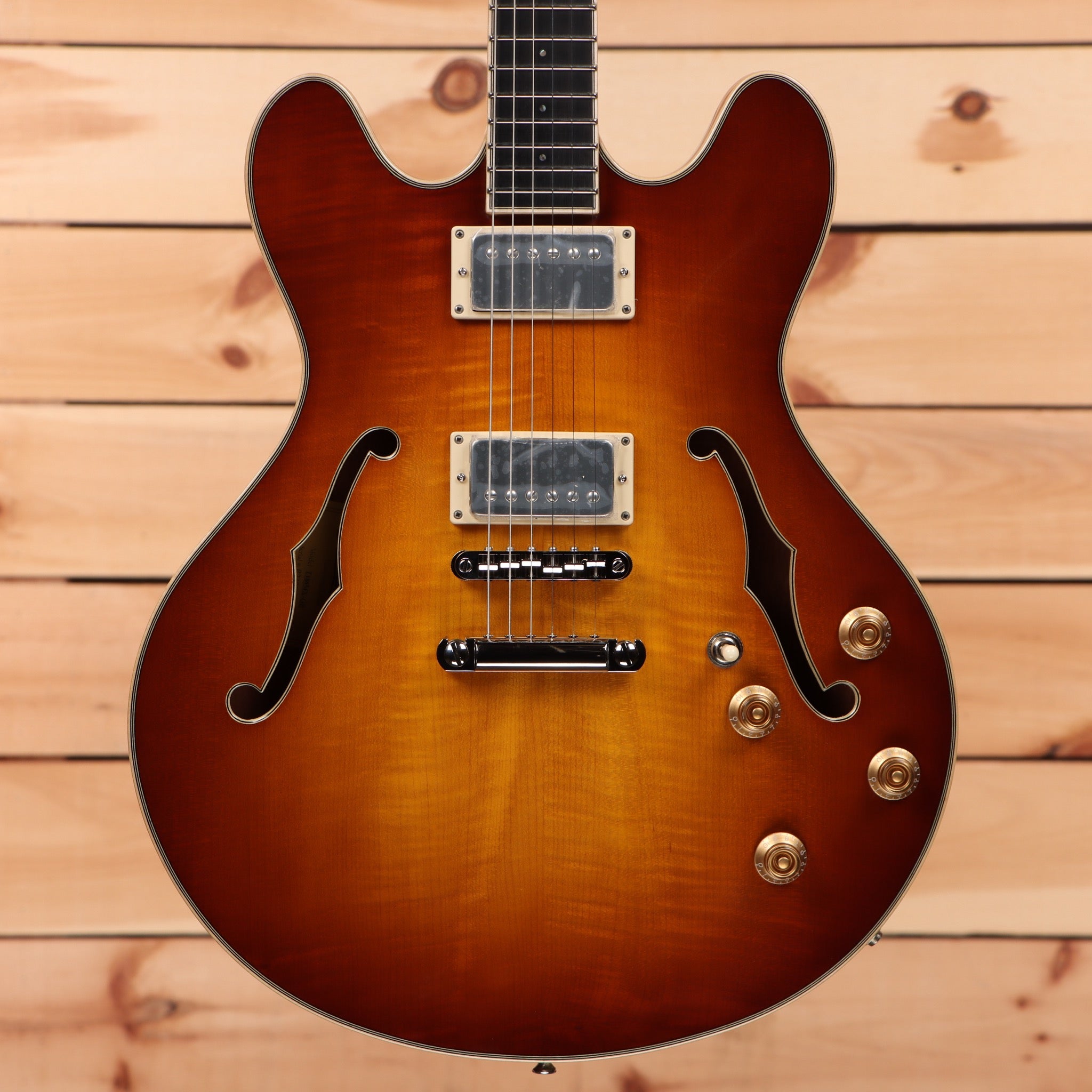 Eastman T186mx semi-hollow electric guitar Goldburst with dual humbuckers and f-holes