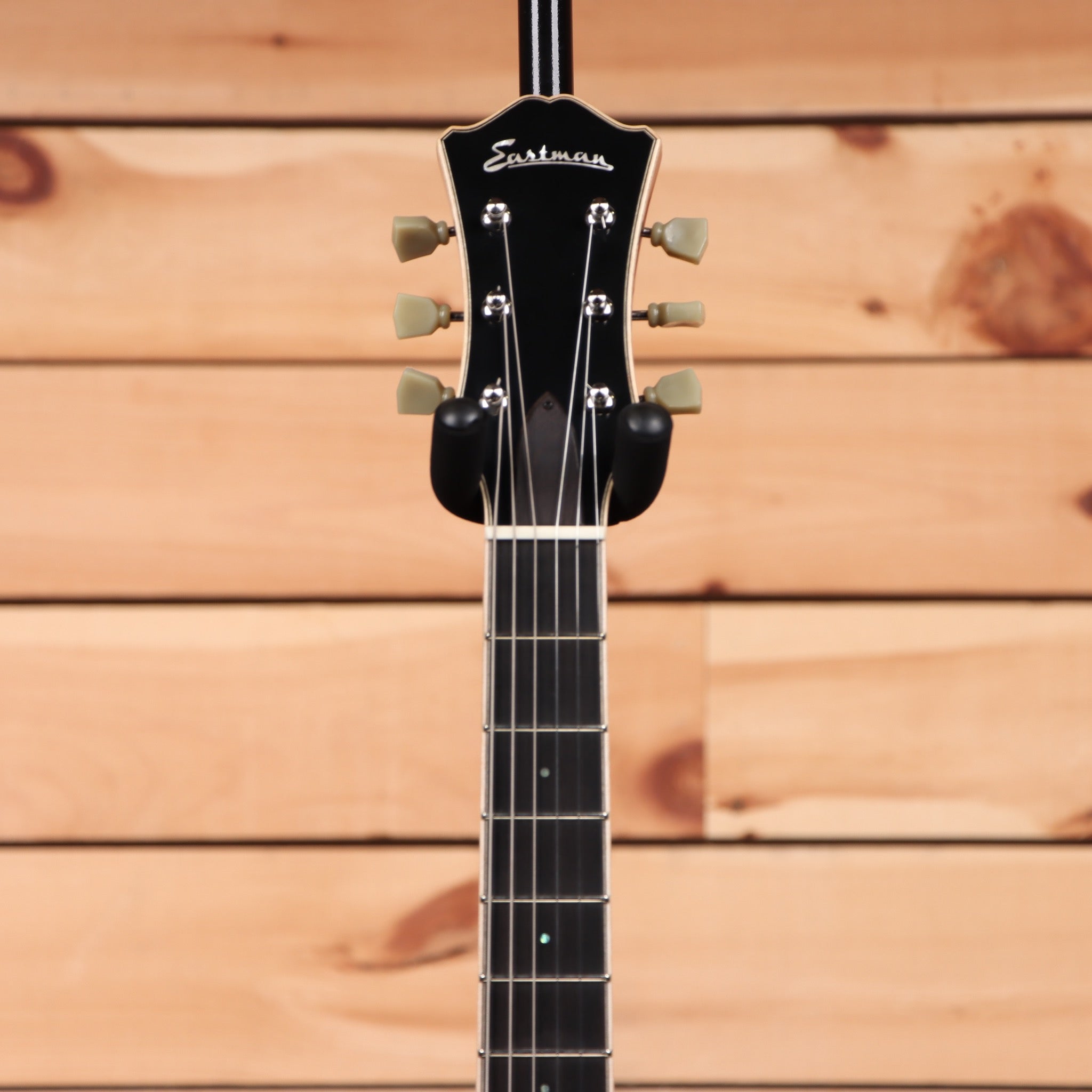 Eastman T186MX semi-hollow electric guitar Goldburst with vintage tuning pegs and bound f-holes