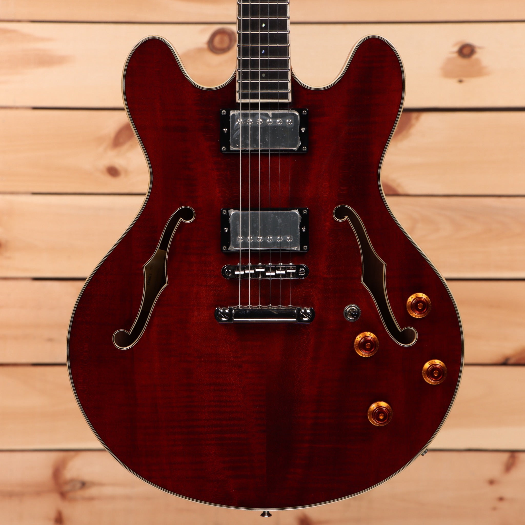 Eastman T186MX semi-hollow electric guitar burgundy with f-holes and gold hardware