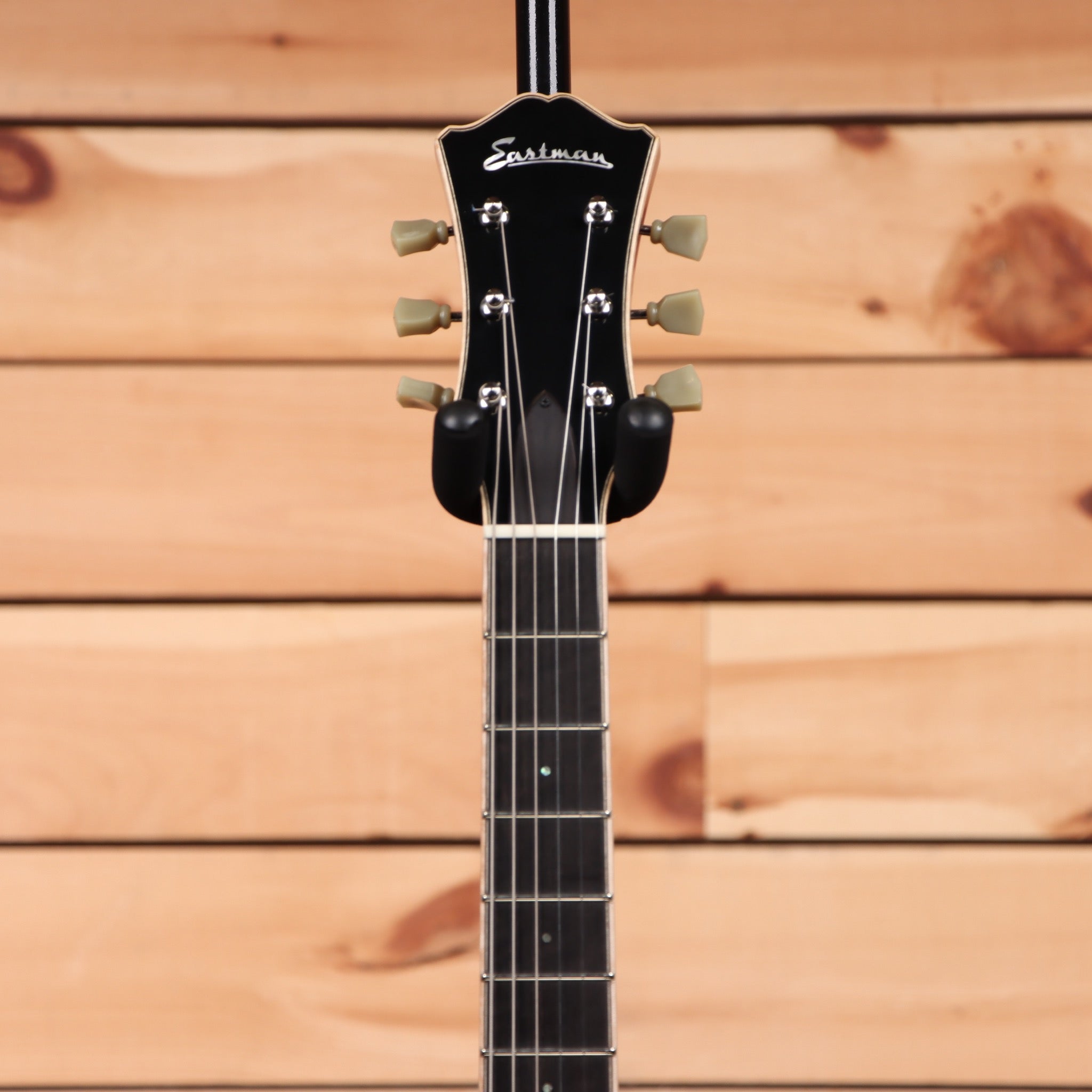 Eastman T186MX classic electric guitar black finish with vintage-style tuning machines