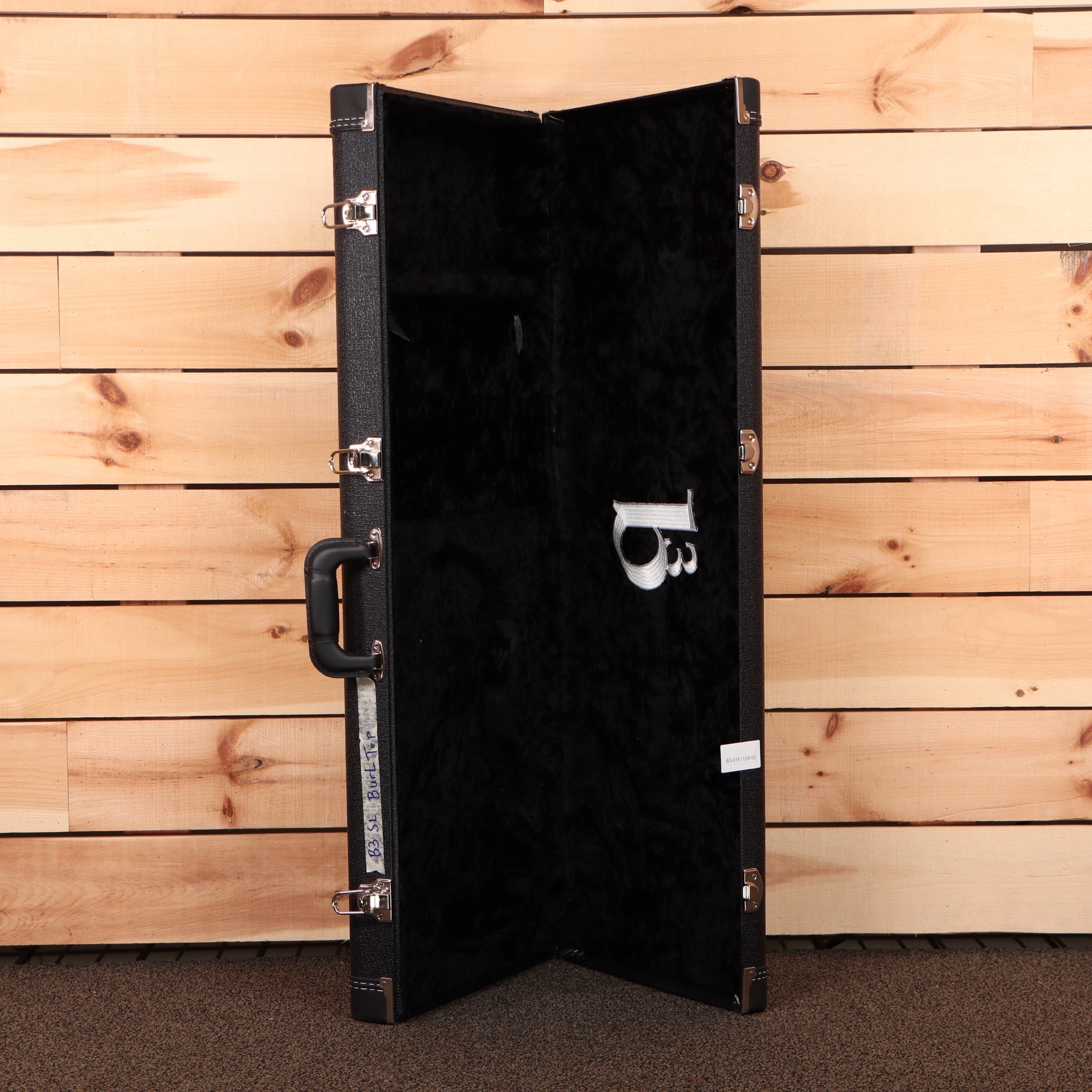 B3 SL Custom Deluxe electric bass guitar case black with chrome hardware and plush interior