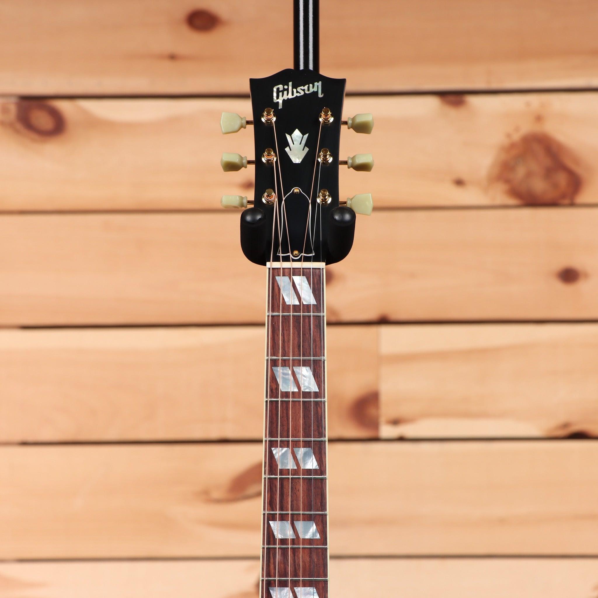 Gibson 1960 Hummingbird acoustic guitar Heritage Cherry Sunburst with gold tuning machines