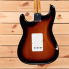 Fender Vintera II 50s Stratocaster electric guitar 2-Color Sunburst with white pickguard