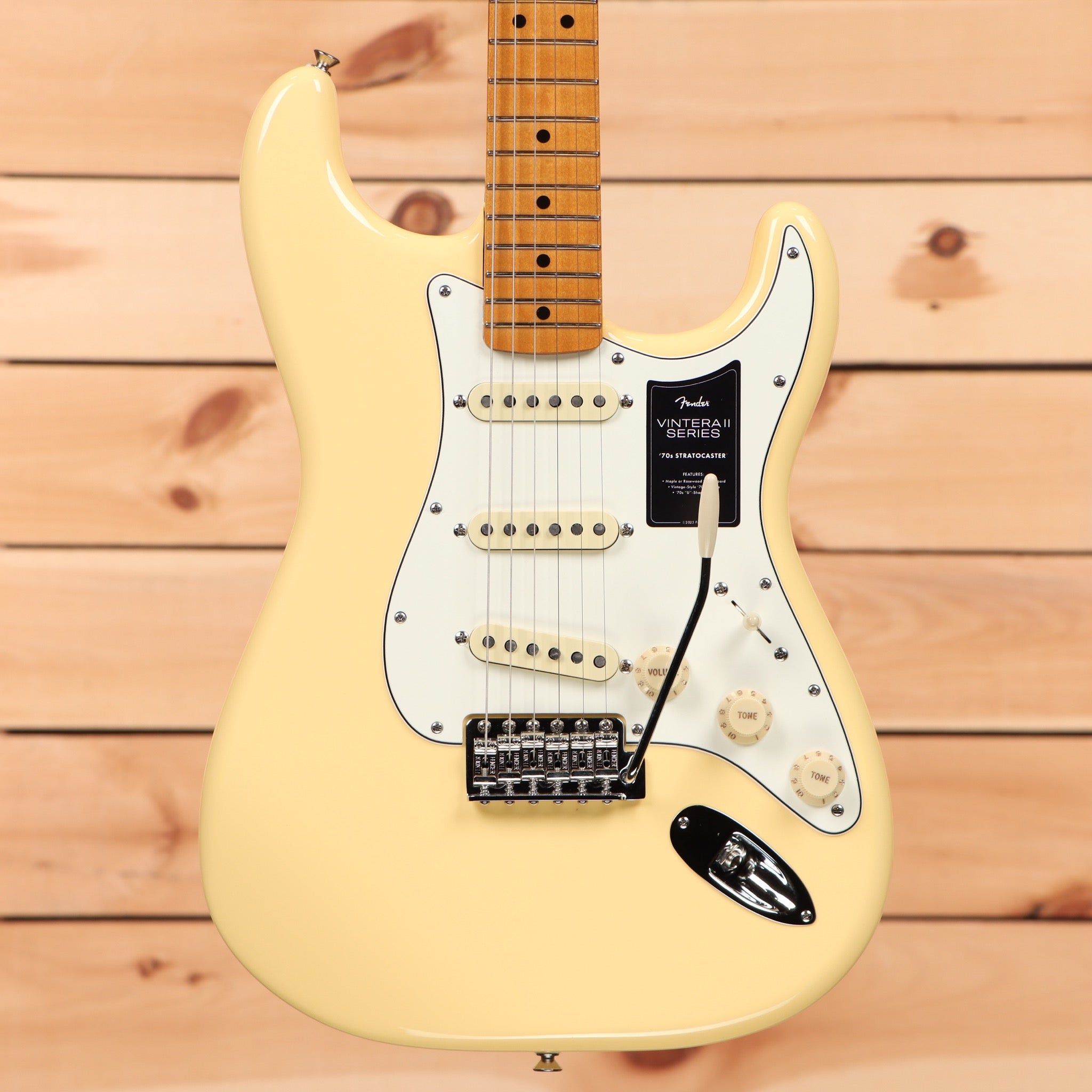 Fender Vintera II 70s Stratocaster electric guitar vintage white with maple neck and single-coil pickups