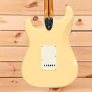 Fender Vintera II 70s Stratocaster electric guitar Vintage White single-coil pickups
