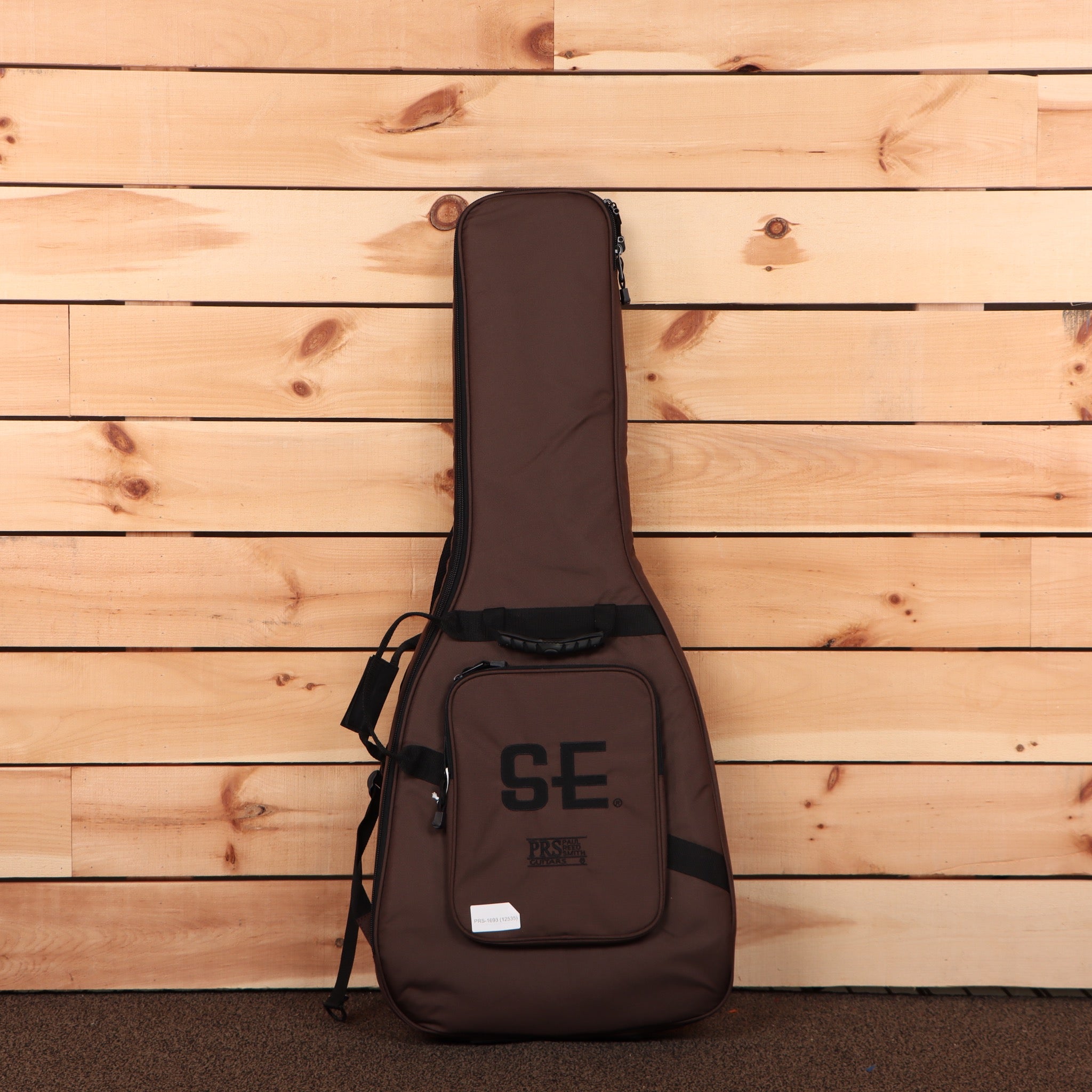 Paul Reed Smith SE CE-24 Black Cherry electric guitar gig bag with shoulder straps