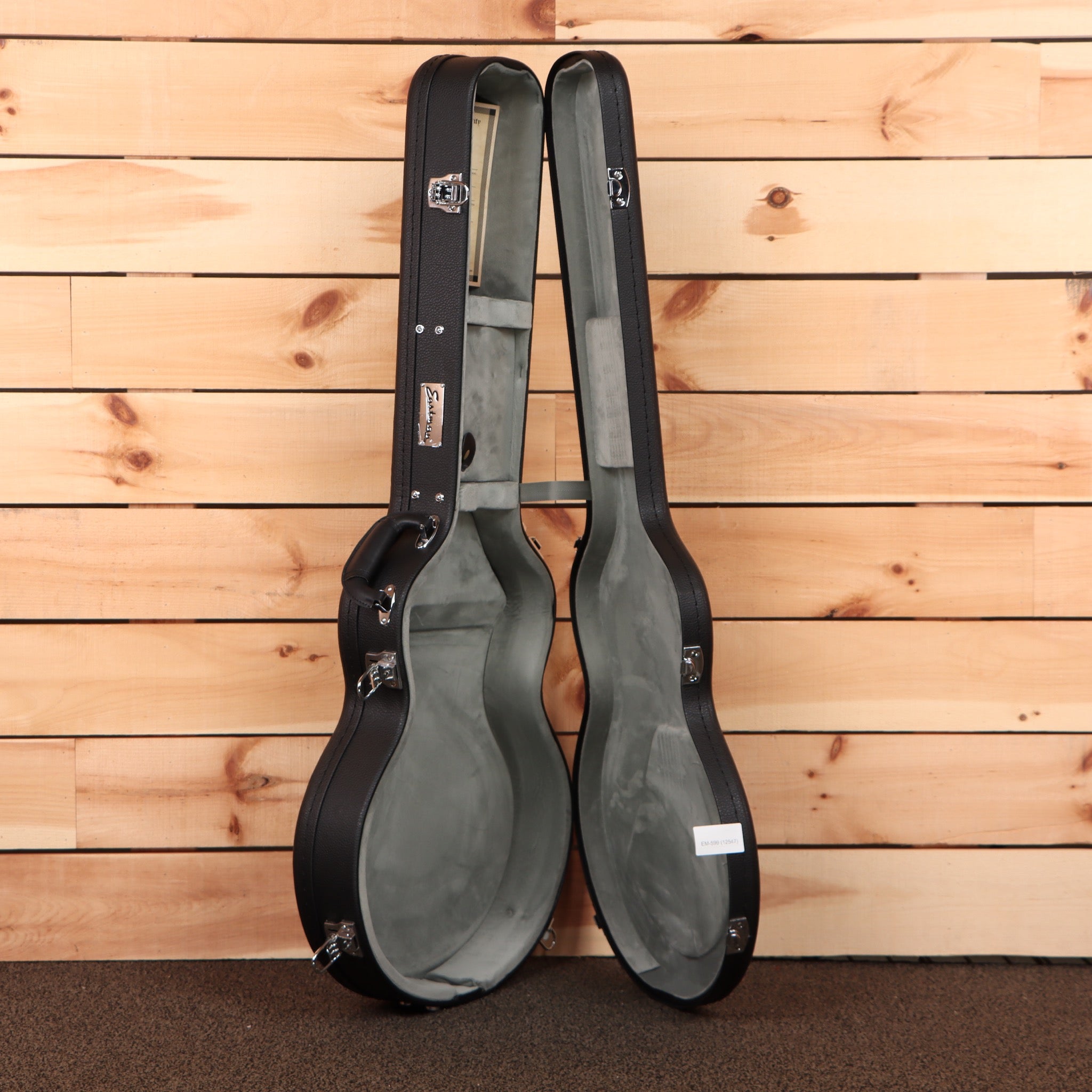 Eastman T186MX classical guitar case black with gray interior and chrome hardware