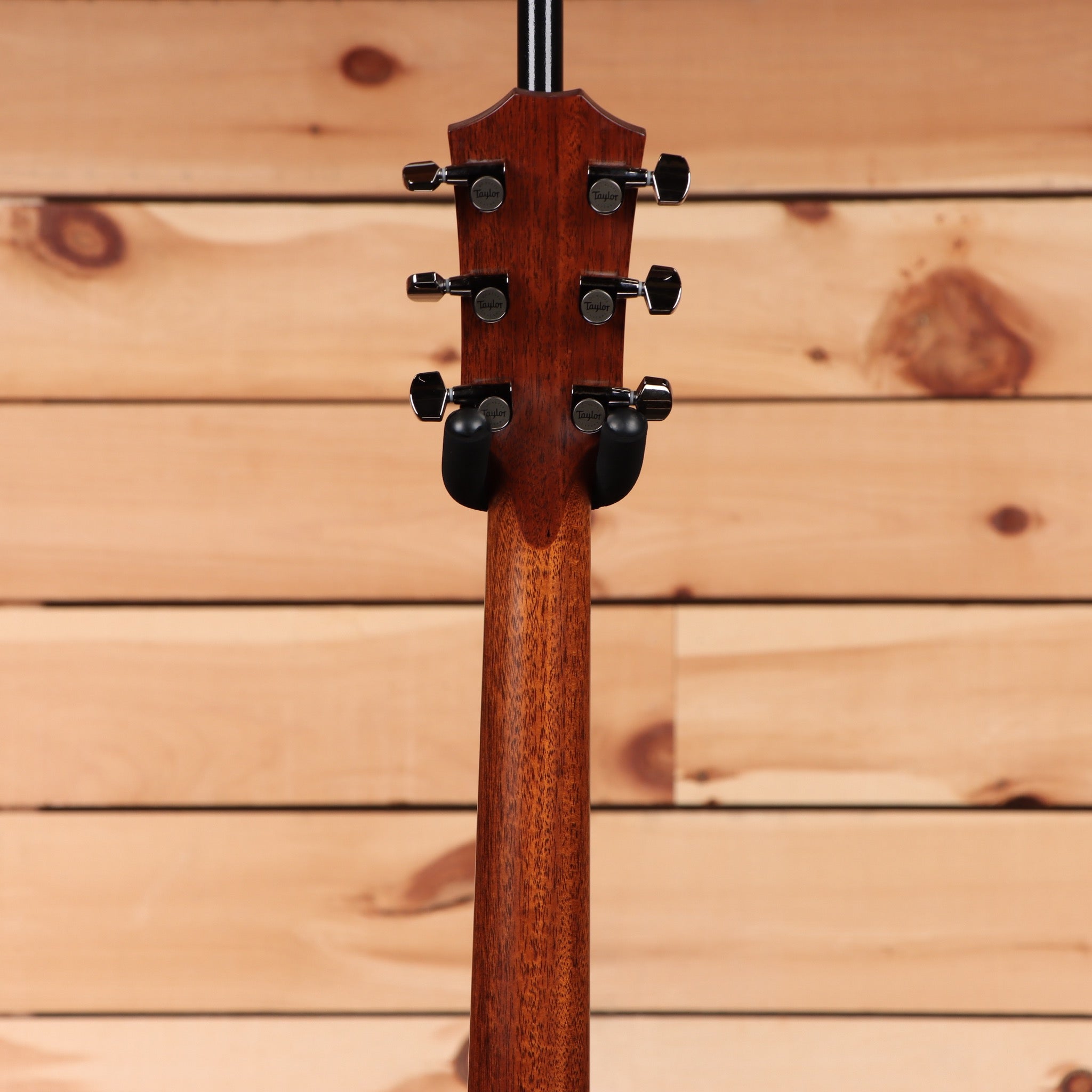 Pre-owned Taylor 814ce Grand Auditorium acoustic-electric guitar natural finish with venetian cutaway