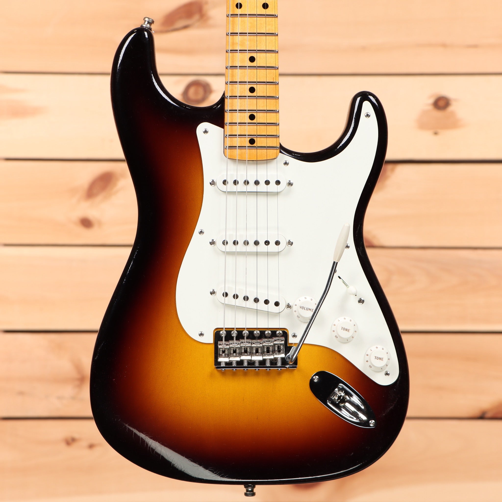 Fender Custom Shop Jimmie Vaughan Stratocaster electric guitar wide fade 2-color sunburst with white pickguard