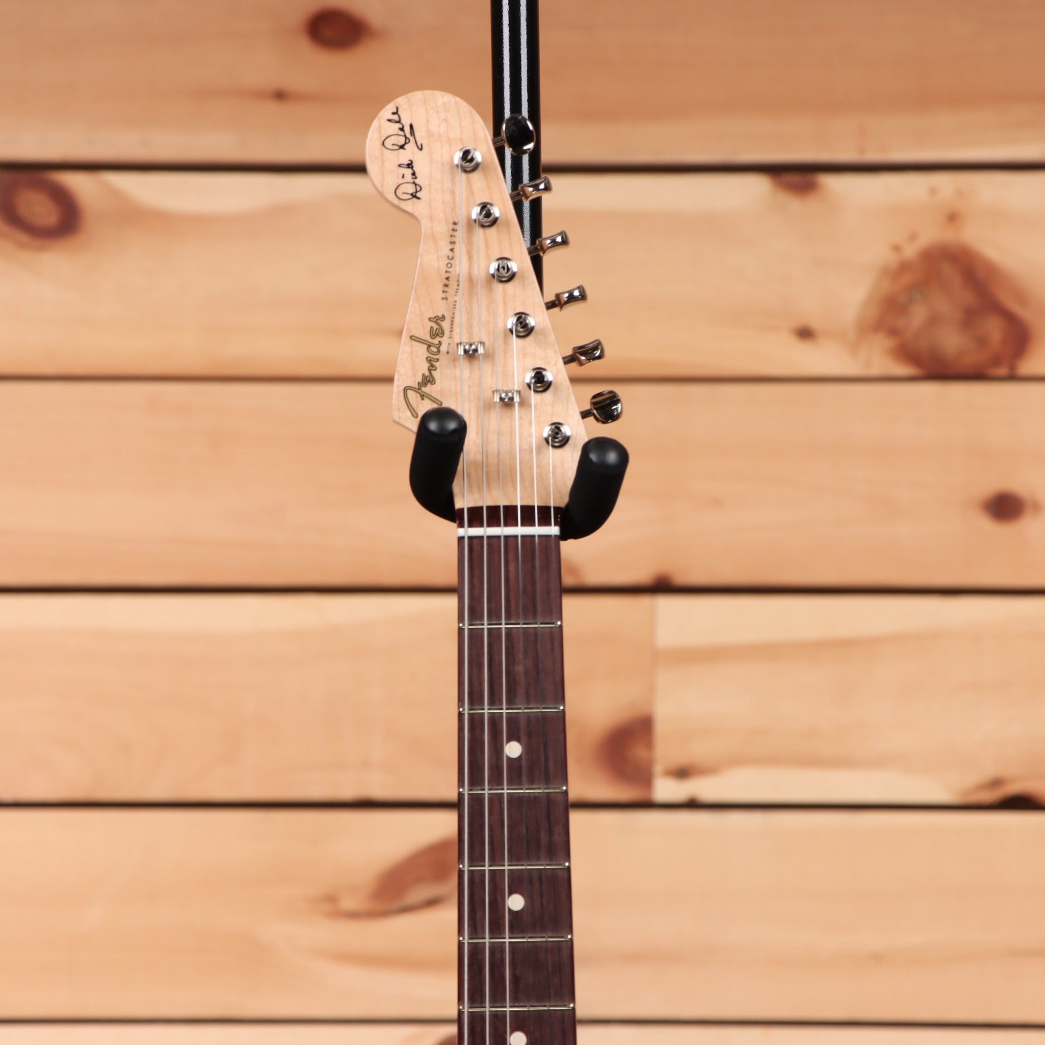 Fender Custom Shop Dick Dale Stratocaster electric guitar Chartreuse Sparkle with maple neck and single-coil pickups
