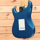 Fender Custom Shop Limited 1965 Stratocaster Journeyman Relic electric guitar Aged Blue Sparkle with white pickguard