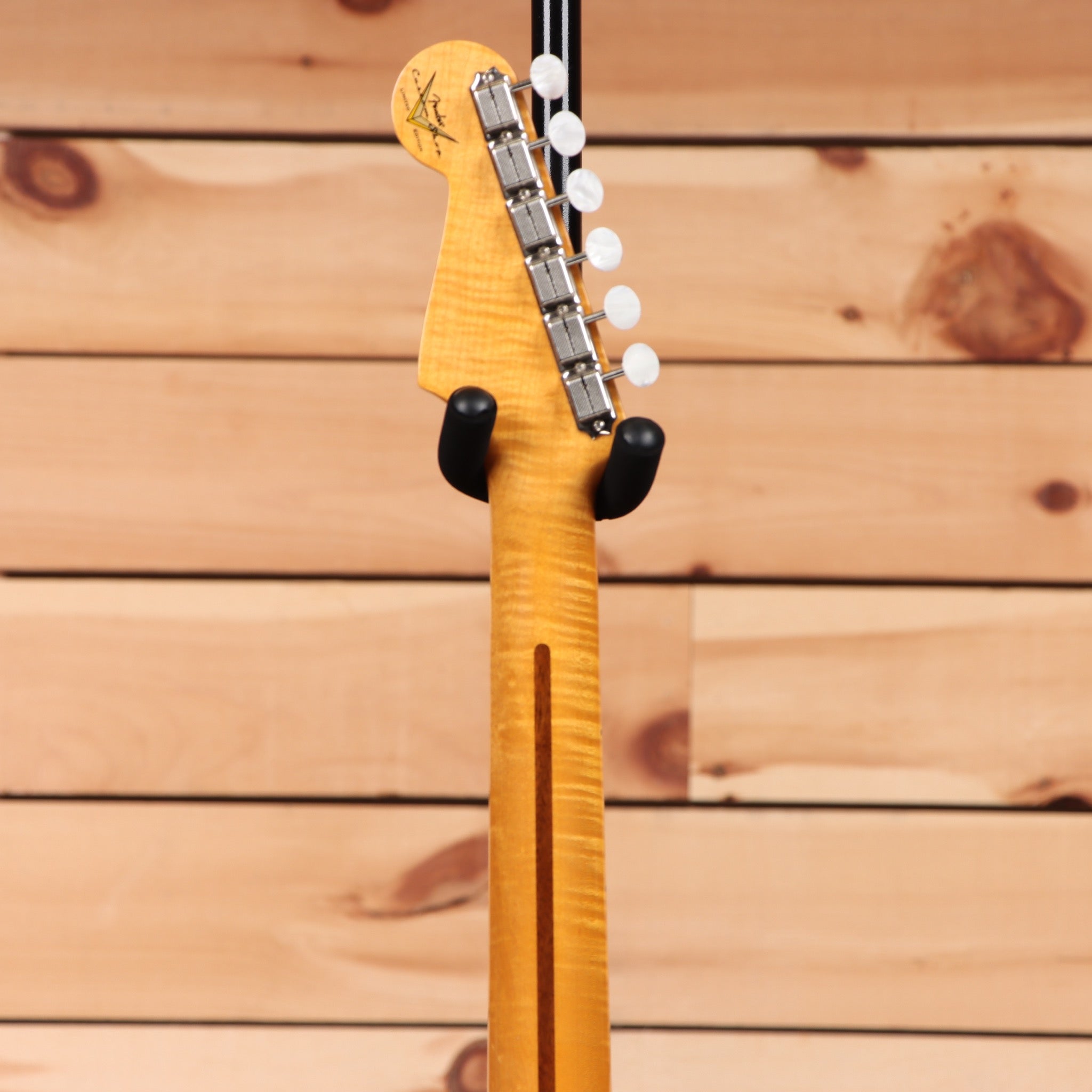 Fender Custom Shop Limited American Custom Stratocaster Deluxe electric guitar Vintage Blonde with maple neck