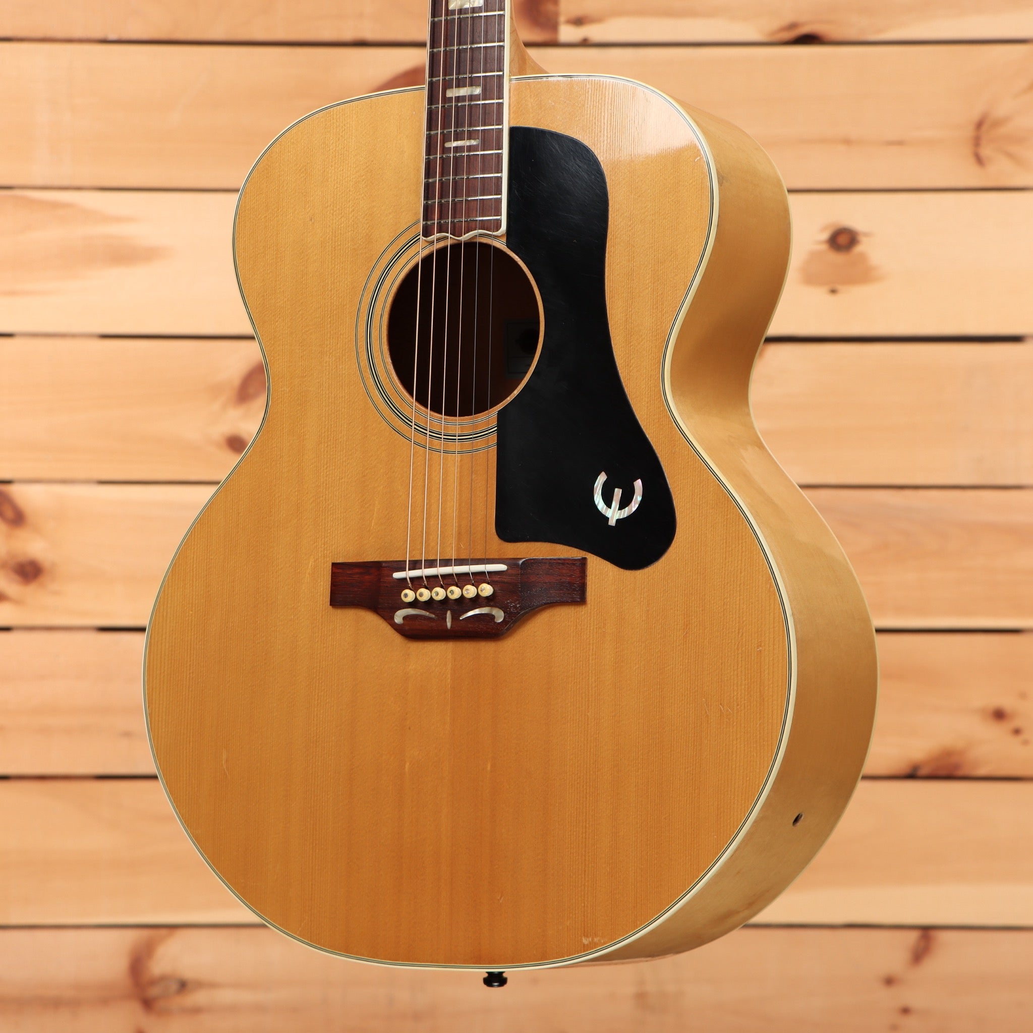 Epiphone FT-570BL jumbo acoustic guitar Natural finish with black pickguard and rosewood bridge