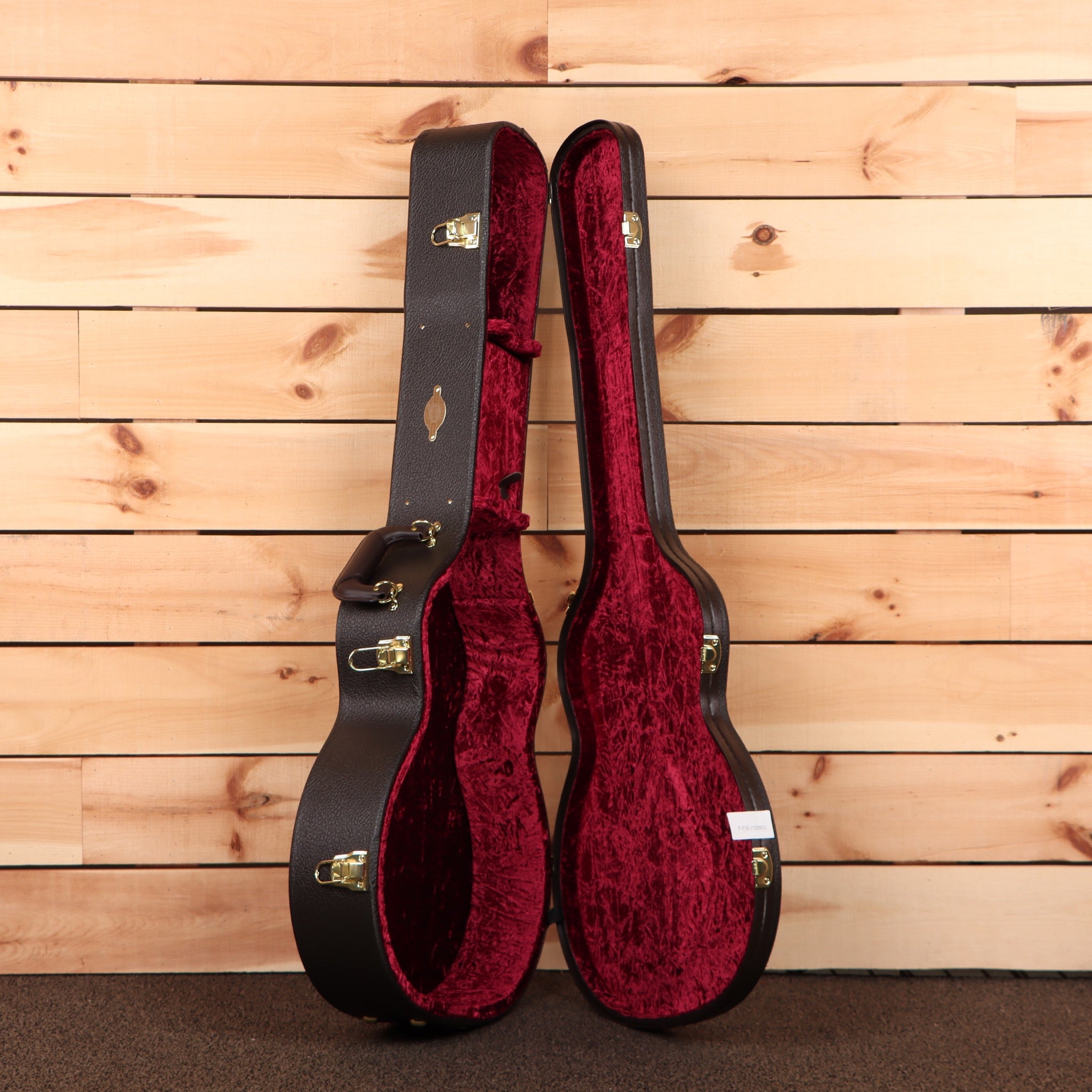 Taylor 914ce Special Edition natural acoustic guitar with burgundy velvet-lined hardcase