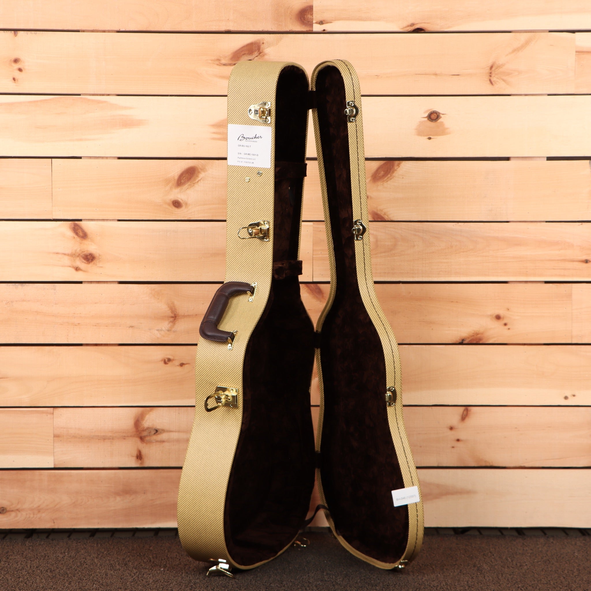 Boucher GR-BG-162-T Prototype 1 acoustic guitar natural finish with black velvet interior case