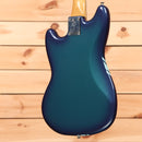 Fender Vintera II 70s Competition Mustang electric guitar Competition Burgundy with single-coil pickups