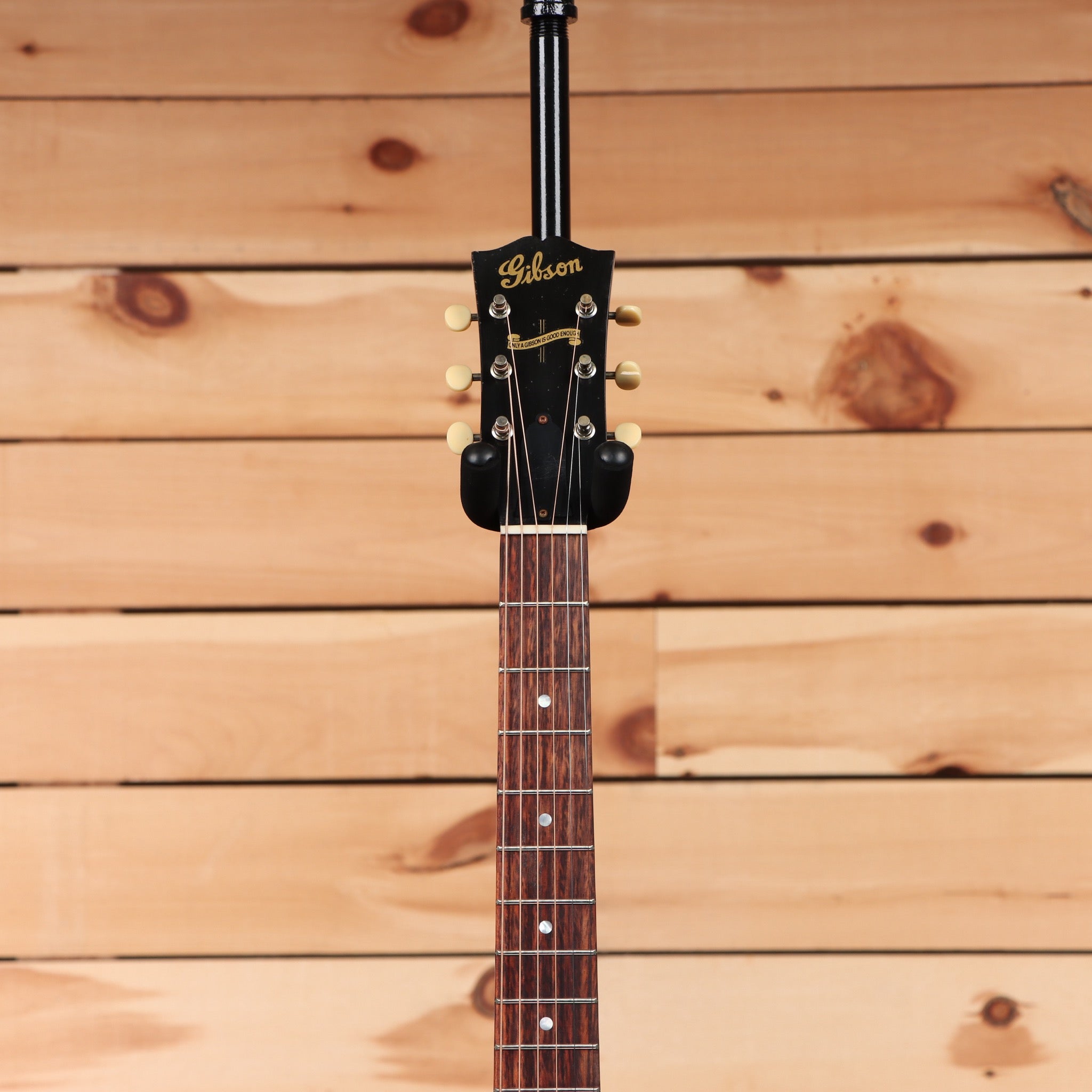 Gibson 1942 Banner J-45 light-aged acoustic guitar vintage sunburst with rosewood fretboard