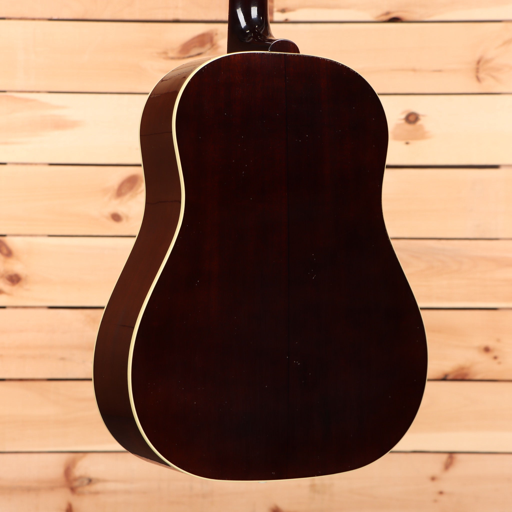 Gibson 1942 Banner J-45 light aged dreadnought acoustic guitar vintage sunburst with cream binding