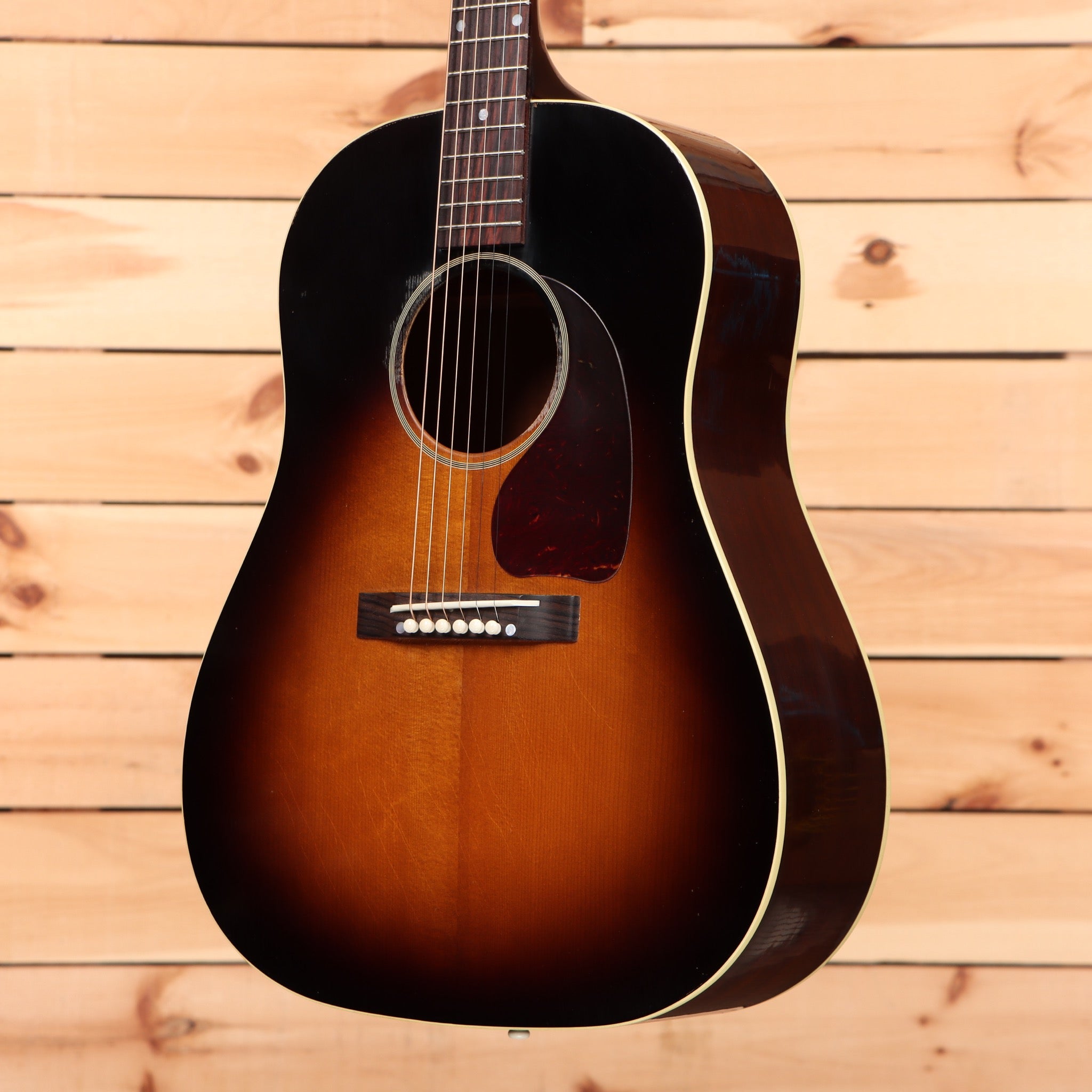 Gibson 1942 Banner J-45 dreadnought acoustic guitar light aged vintage sunburst with cream binding