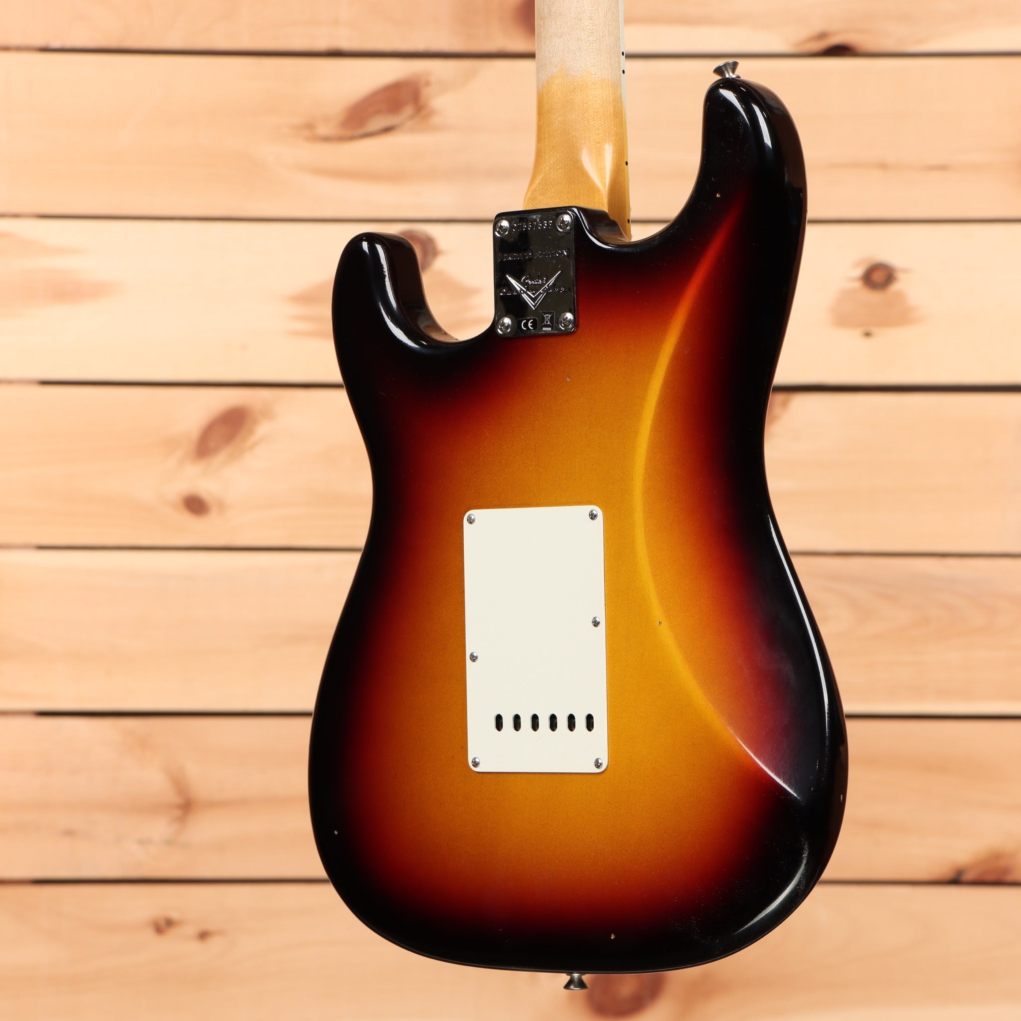 Fender Custom Shop Limited 1967 HSS Stratocaster Journeyman Relic 3-Color Sunburst electric guitar with white pickguard