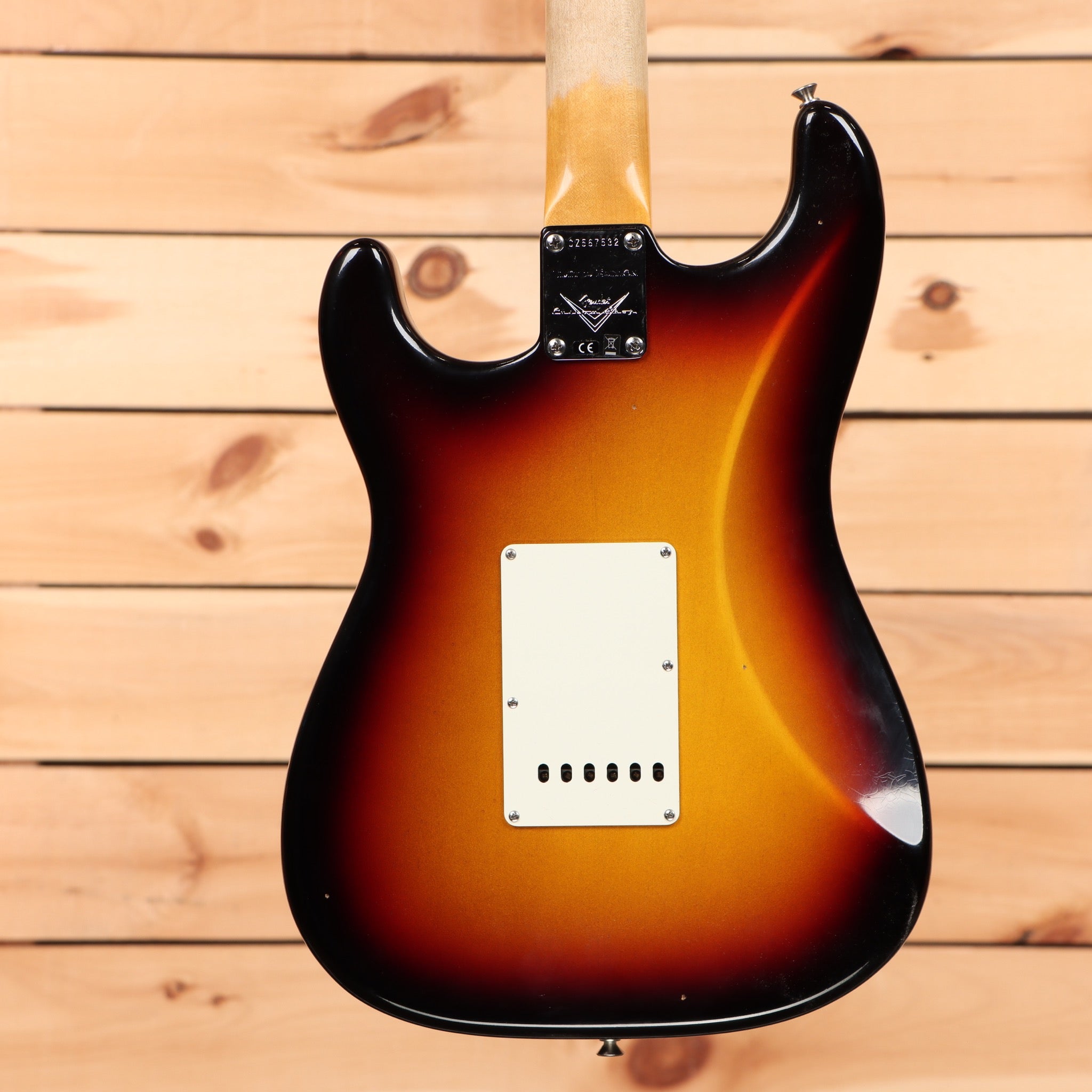 Fender Custom Shop Limited 1967 HSS Stratocaster Journeyman Relic 3-Color Sunburst electric guitar with white pickguard