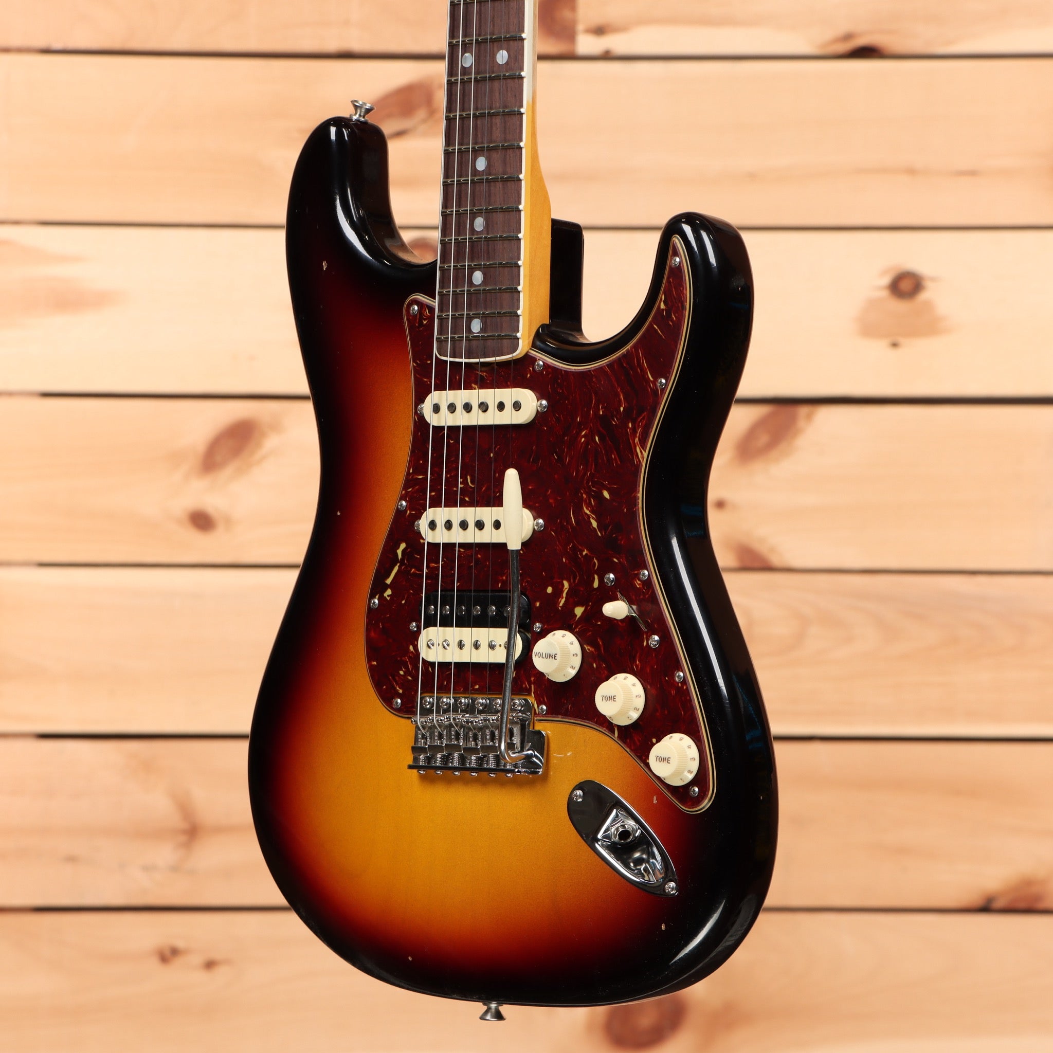 fender stratocaster tobacco sunburst Fender Custom Shop Electric Guitar Limited-Edition '67 Stratocaster HSS Journeyman Relic 3-Color Sunburst