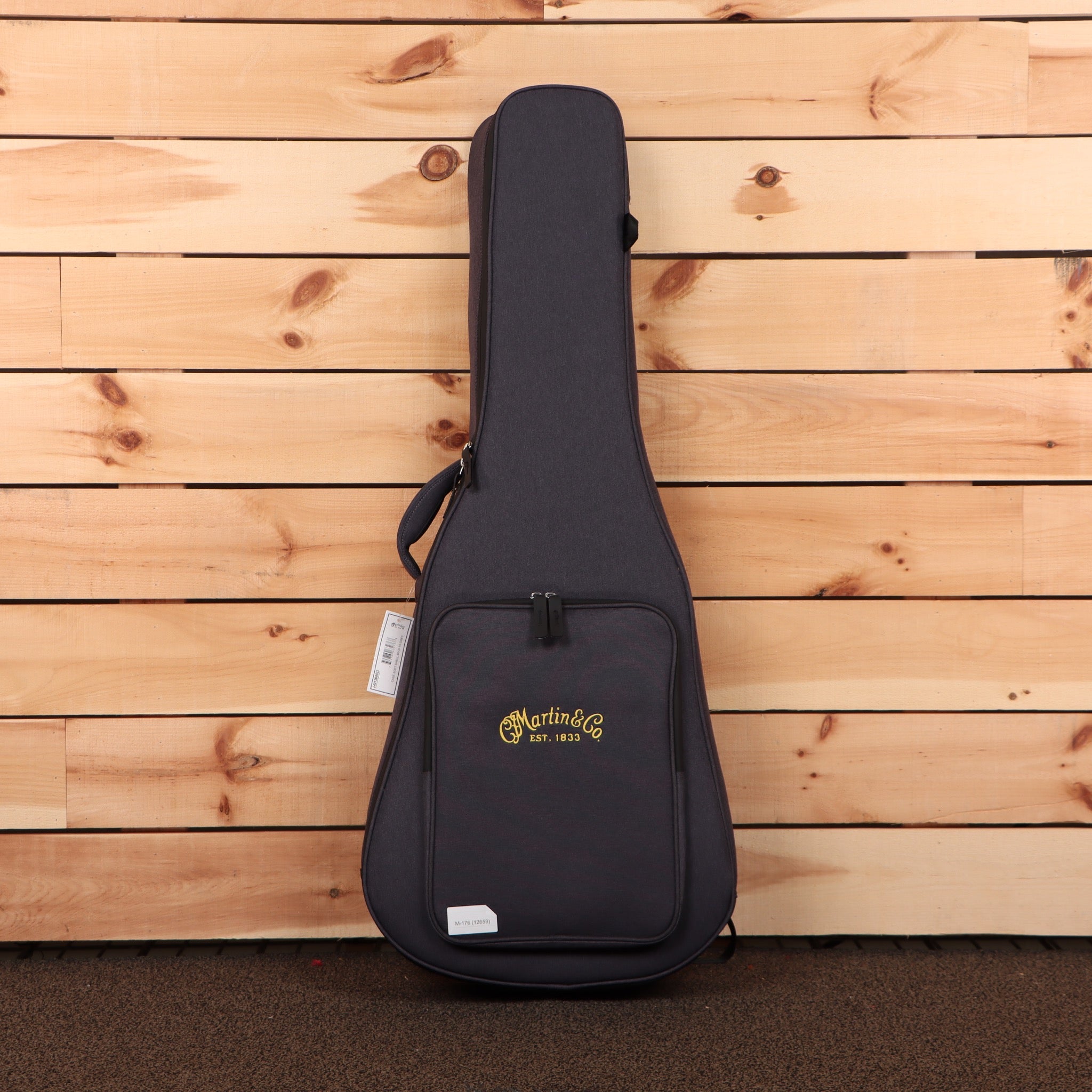 Martin DSS17 dreadnought acoustic guitar gig bag Whiskey Sunset Burst with padded protection