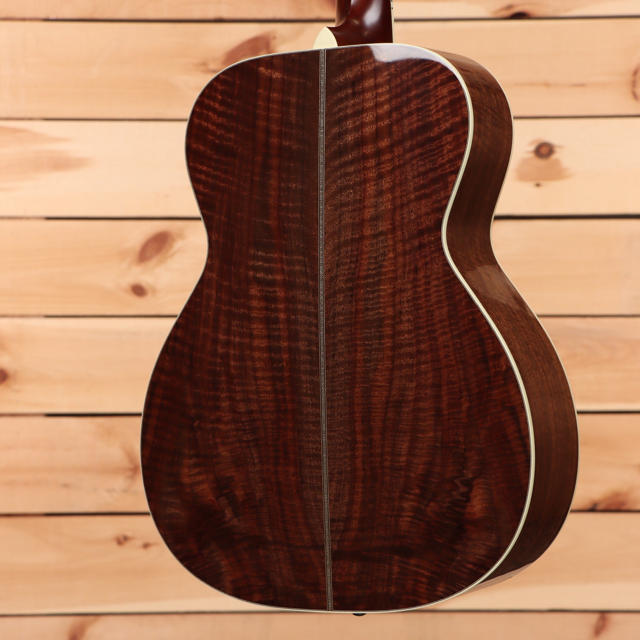 Santa Cruz OM Custom acoustic guitar Buttered Toast Walnut finish with white binding