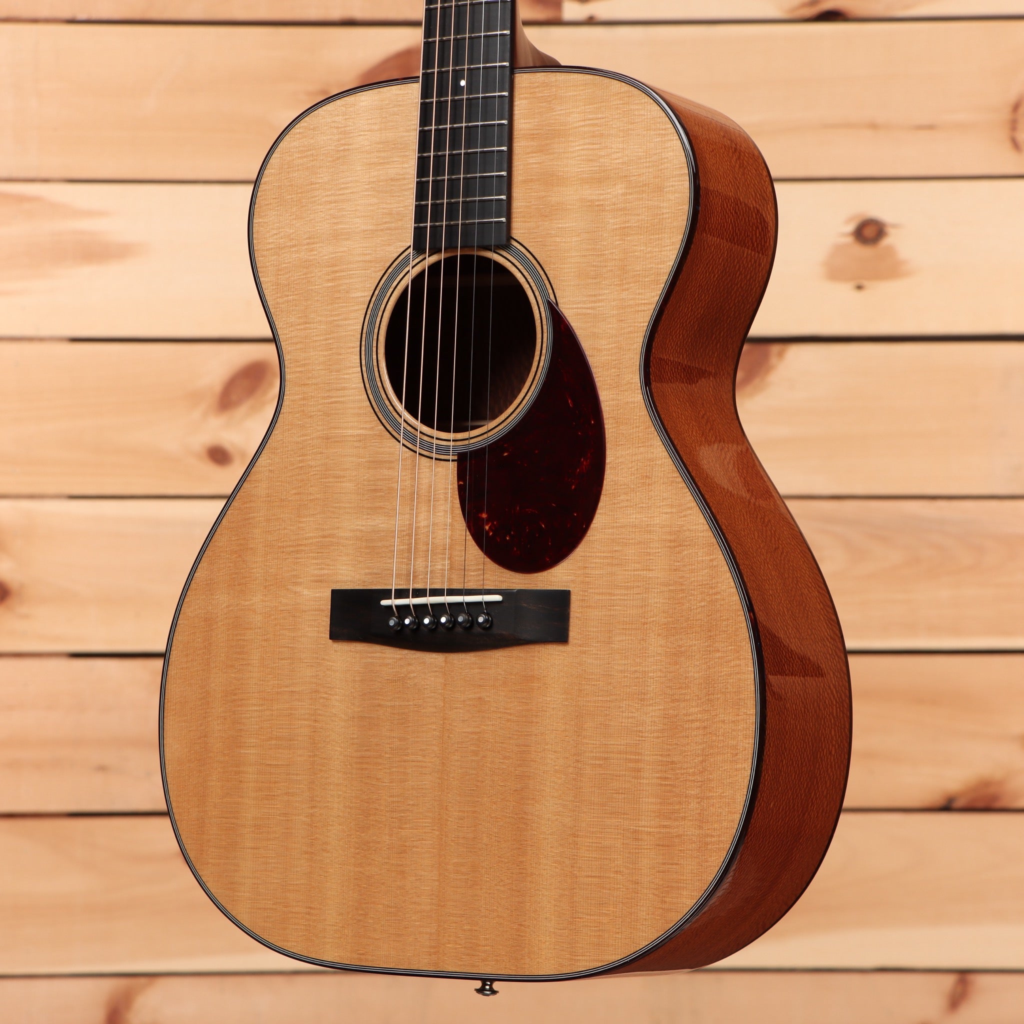 Huss and Dalton Tom Custom dreadnought acoustic guitar natural finish with tortoiseshell pickguard