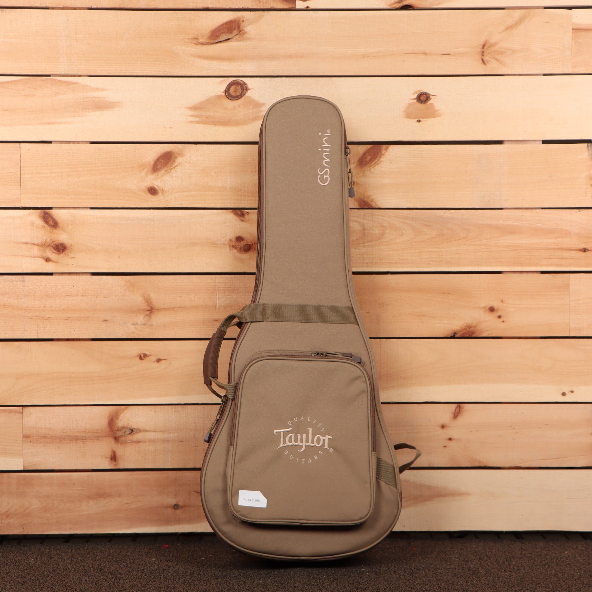 Taylor GS Mini-e Rosewood acoustic-electric guitar natural finish with gig bag case