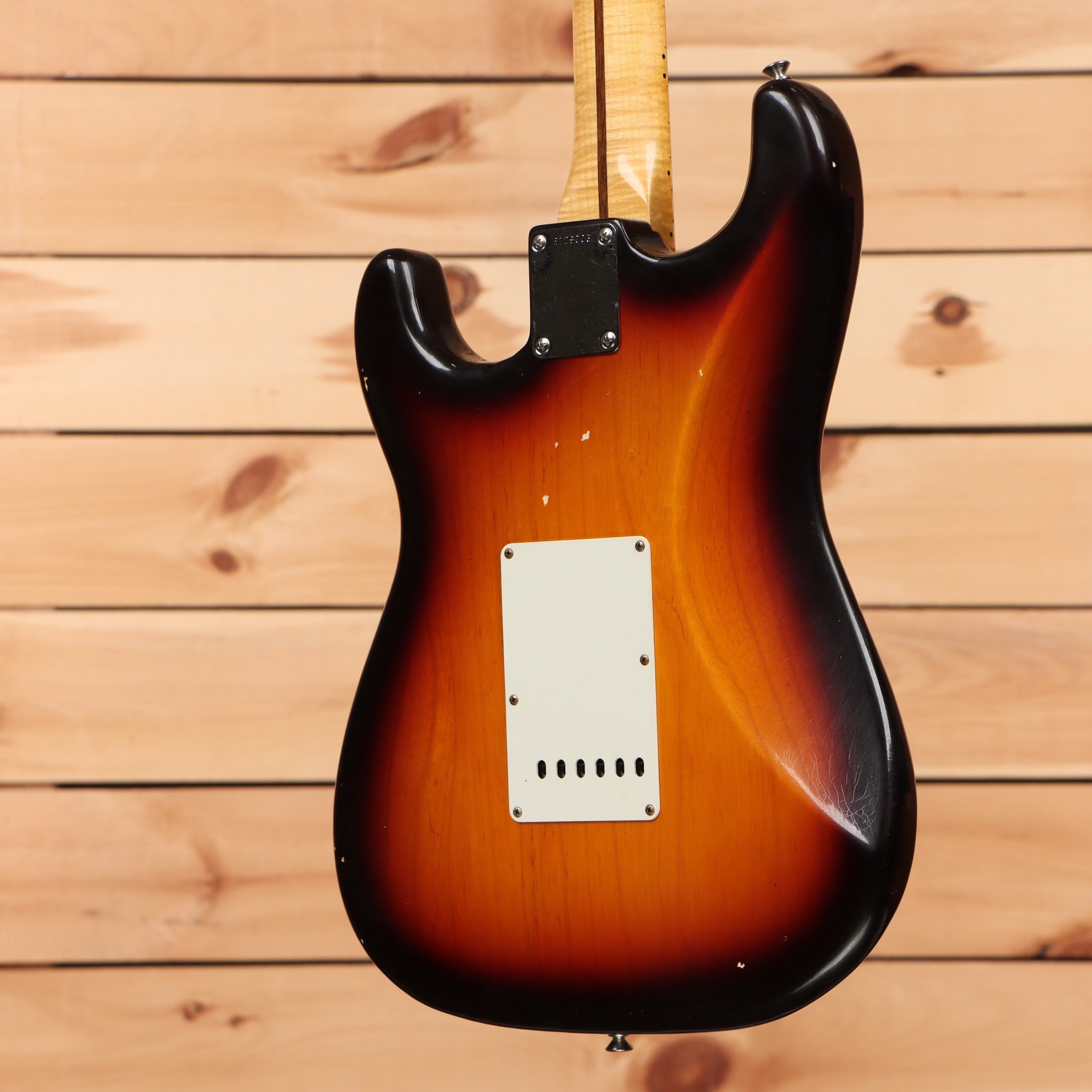 Fender Custom Shop Kyle McMullin Masterbuilt 1958 Stratocaster electric guitar 3-tone sunburst relic with white pickguard