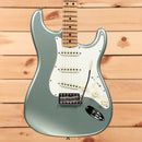 Fender Custom Shop 1969 Stratocaster Journeyman electric guitar Fire-Mist Silver with single-coil pickups