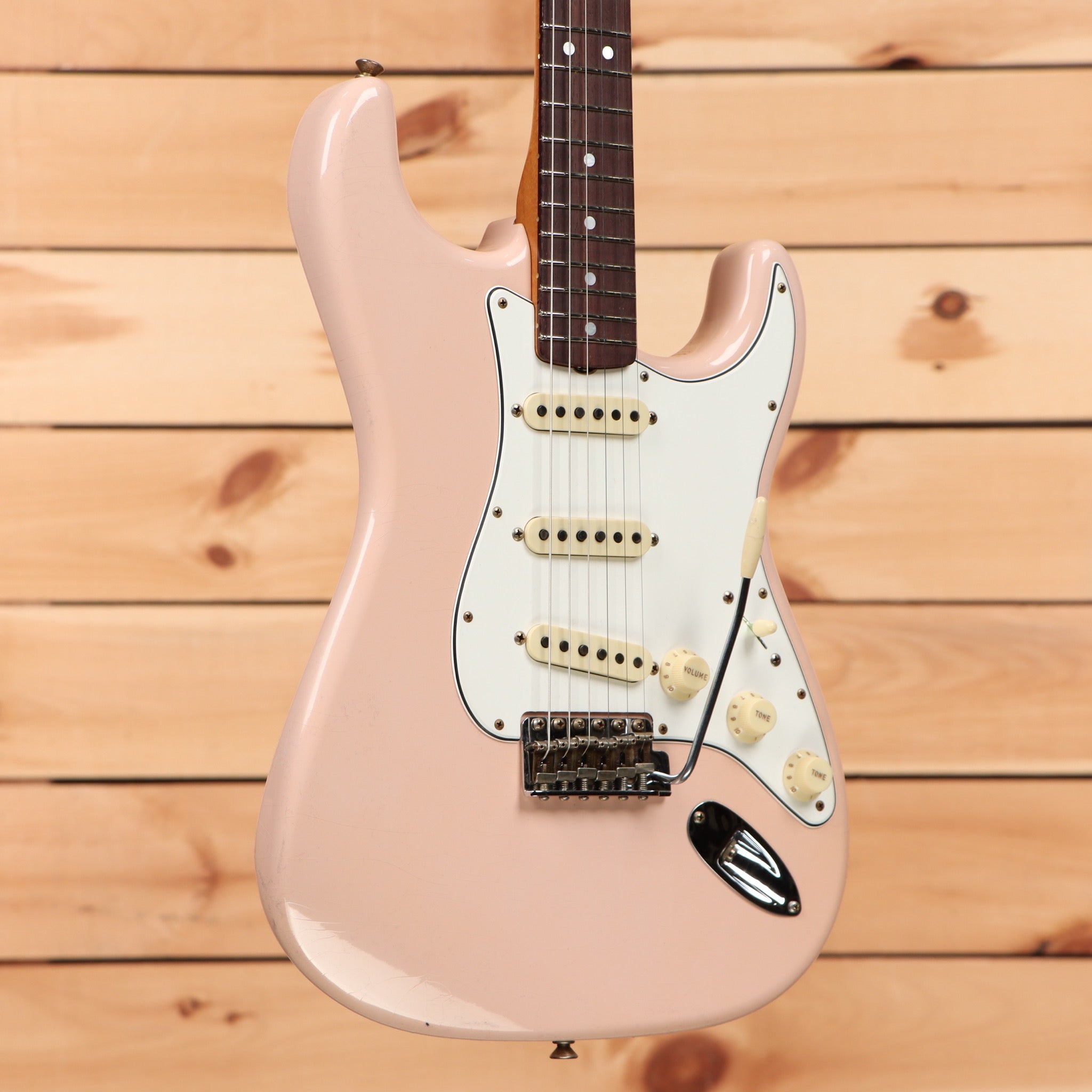 Shell pink custom on sale shop stratocaster