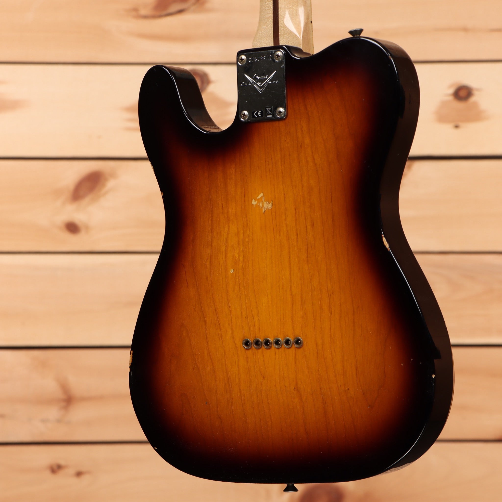 Fender Custom Shop 1967 Telecaster Custom Journeyman 2-Color Sunburst electric guitar with single-coil pickups