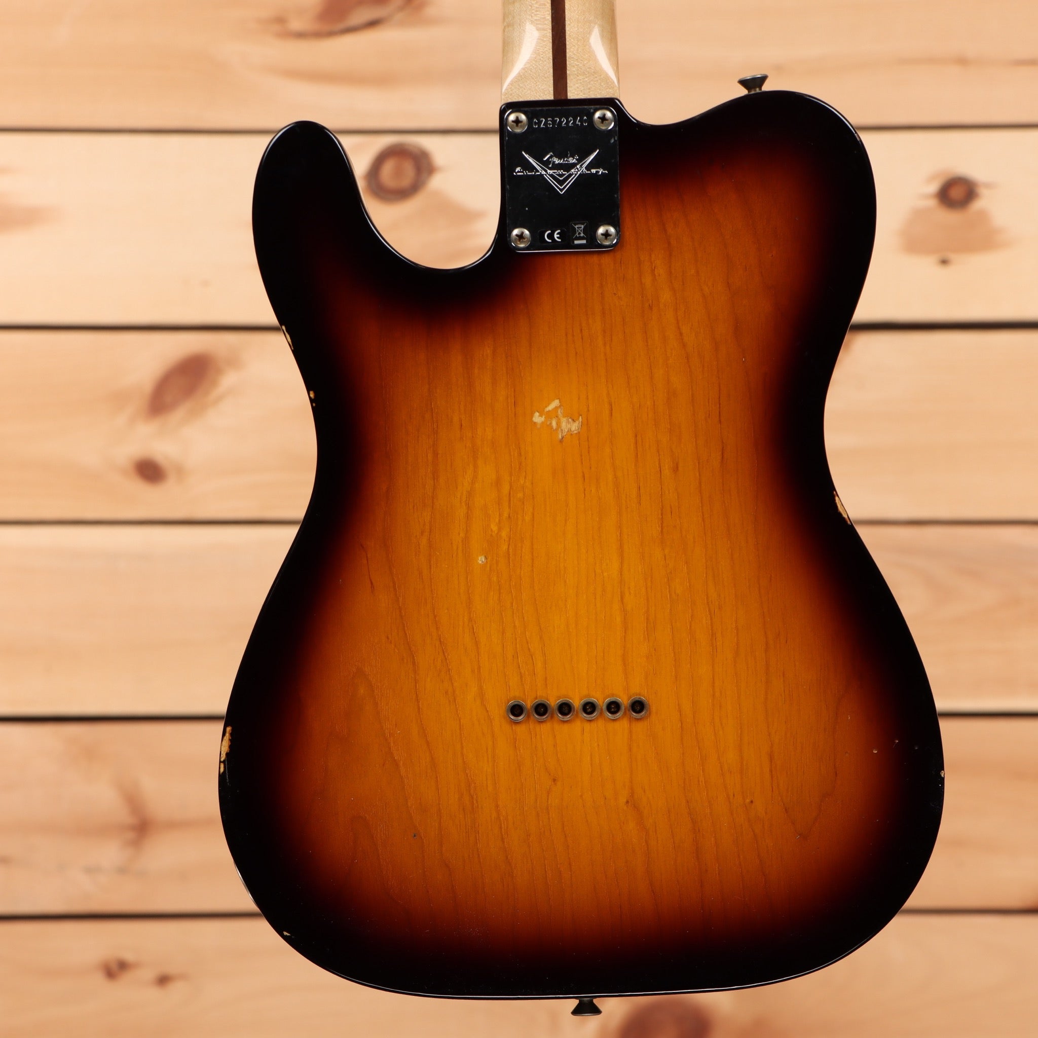 Fender Custom Shop 1967 Telecaster Custom Journeyman electric guitar 2-color sunburst with single-coil pickups