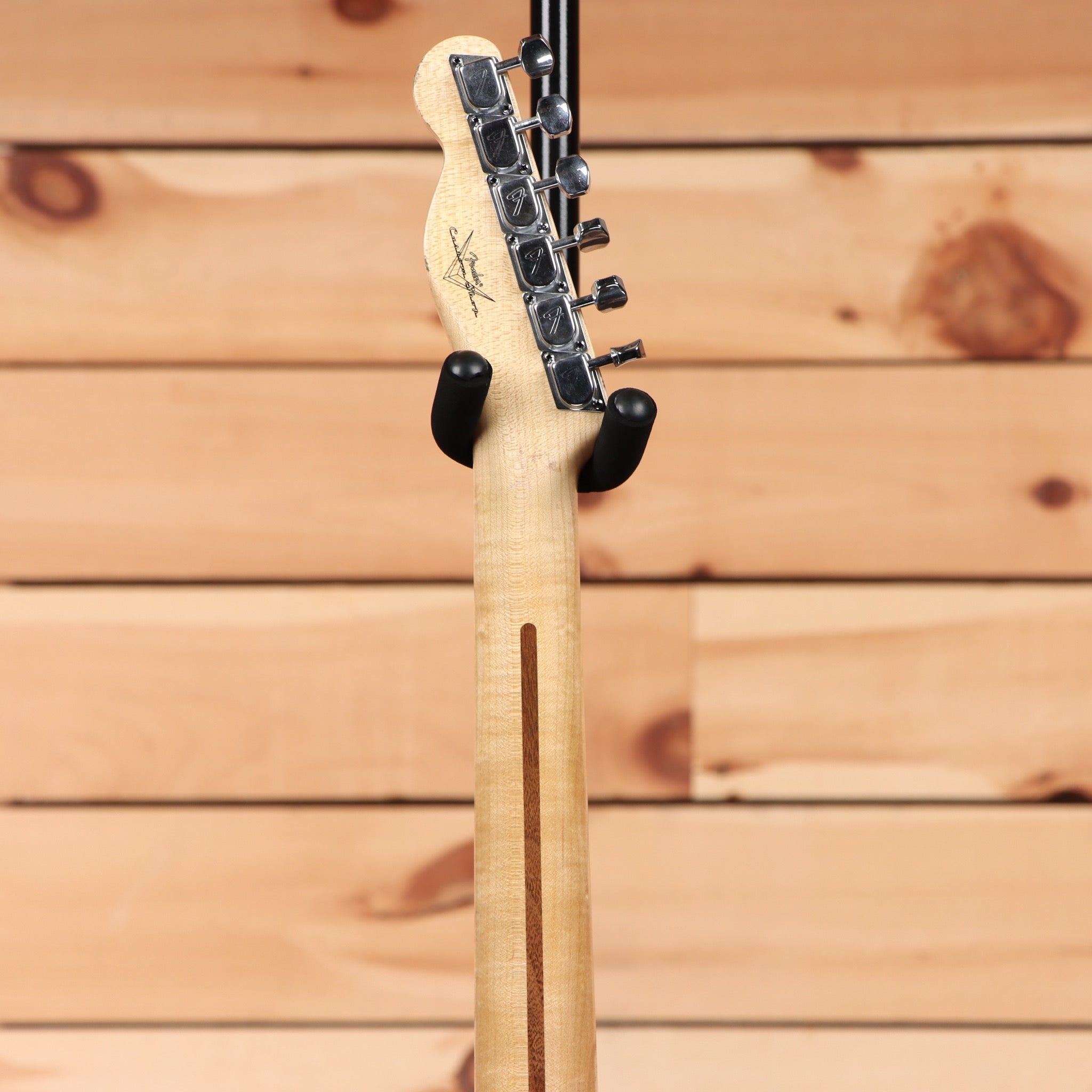 Fender Custom Shop 1967 Telecaster Custom Journeyman electric guitar 2-Color Sunburst maple neck