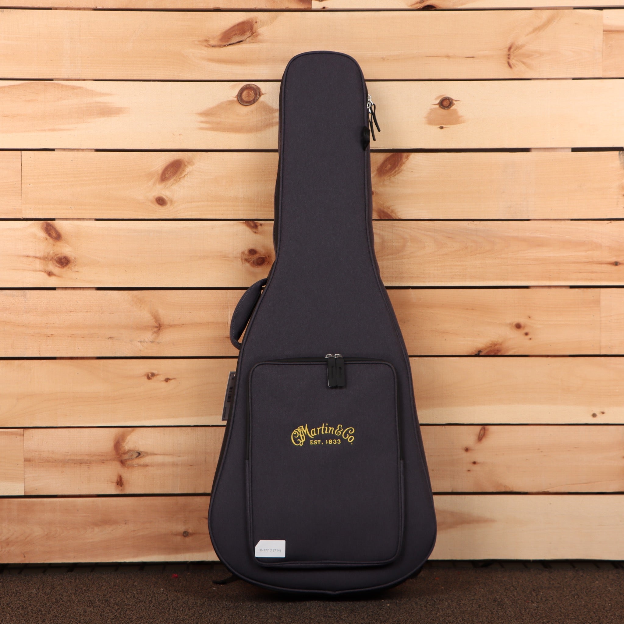 Martin 00-16 StreetMaster dreadnought acoustic guitar gig bag dark mahogany with gold logo