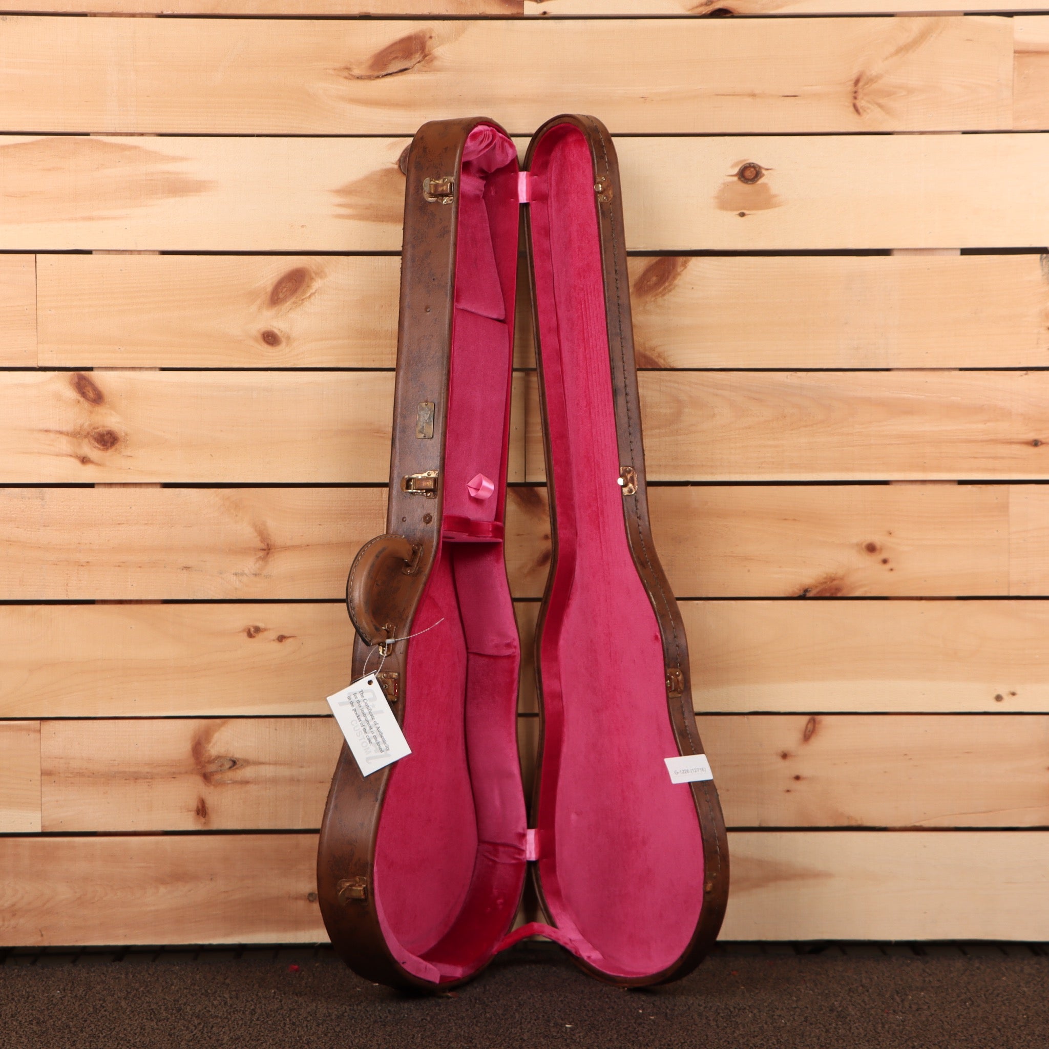 Gibson 1957 Les Paul Ultra Heavy Aged Double Gold electric guitar with pink velvet-lined case