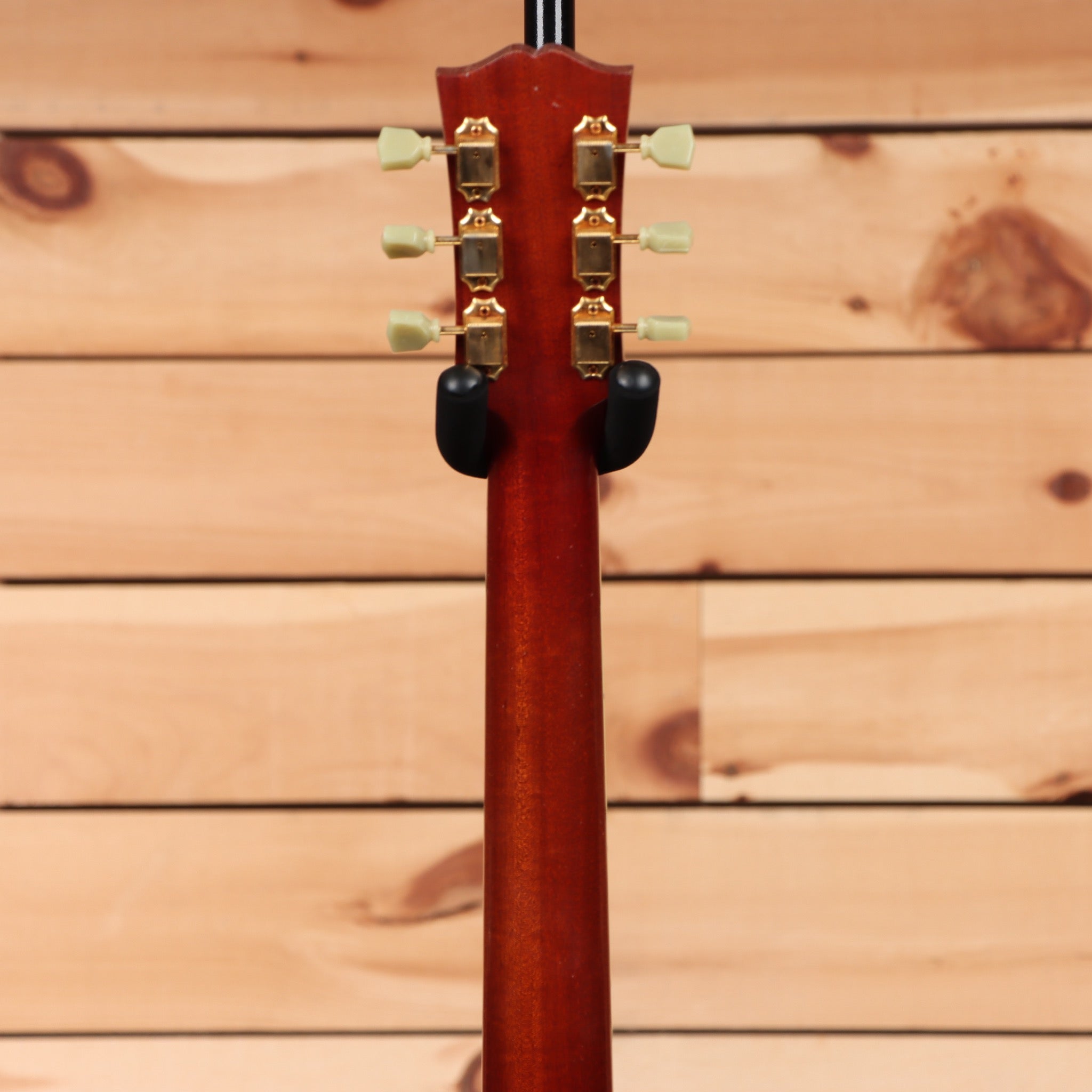 Gibson 1960 Hummingbird light-aged Heritage Cherry Sunburst acoustic guitar gold tuning machines