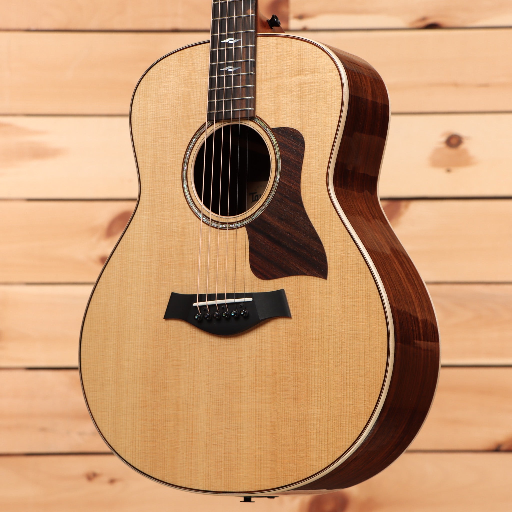 Taylor GT811e dreadnought acoustic guitar natural finish pre-owned with rosewood back and sides