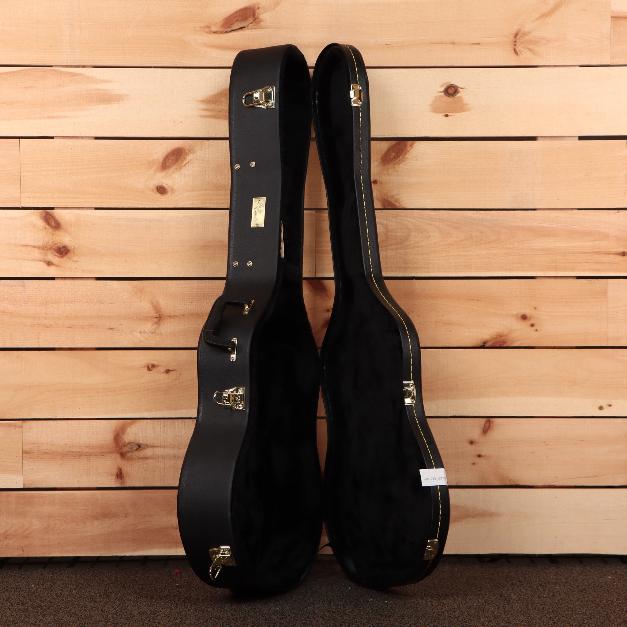 Gallagher GA35 dreadnought acoustic guitar case black with gold hardware latches