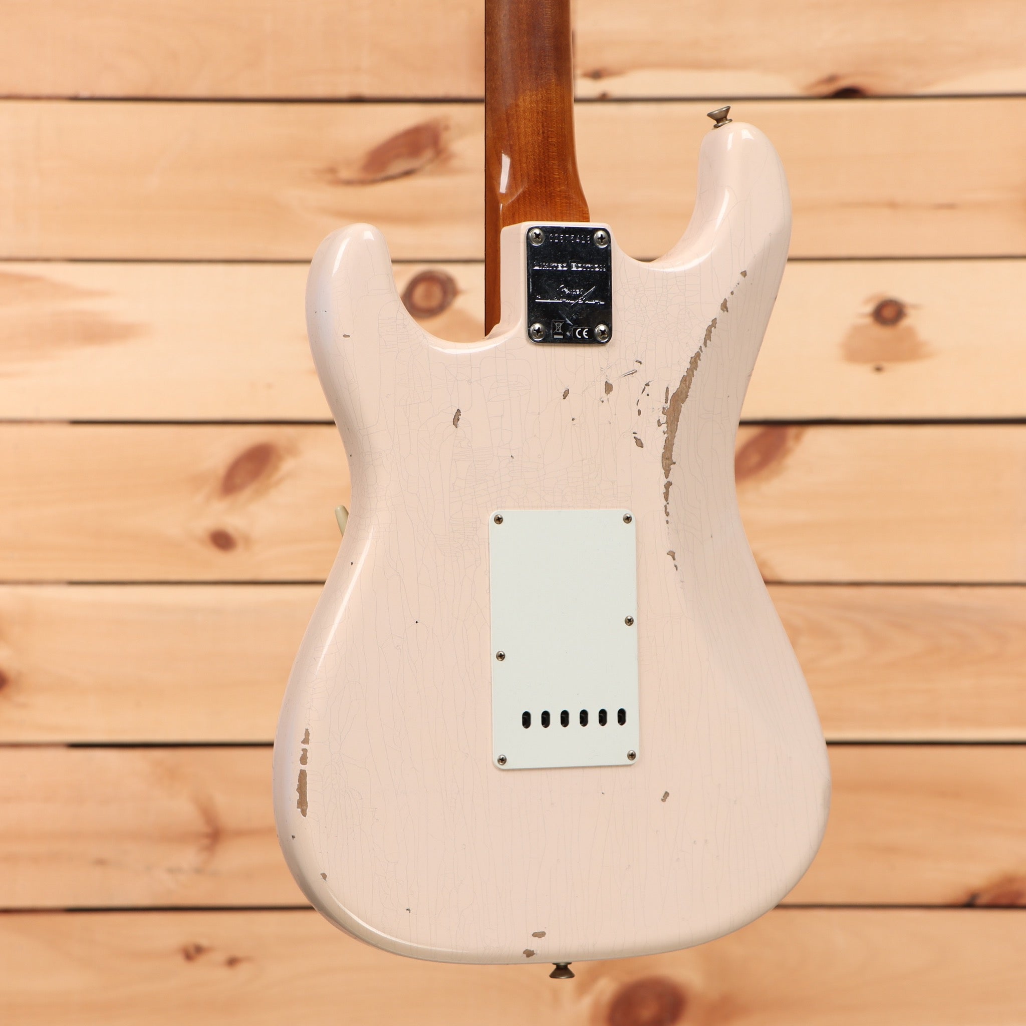 Fender Custom Shop Limited 1963 Stratocaster Relic electric guitar Super Faded Aged Shell Pink with single-coil pickups