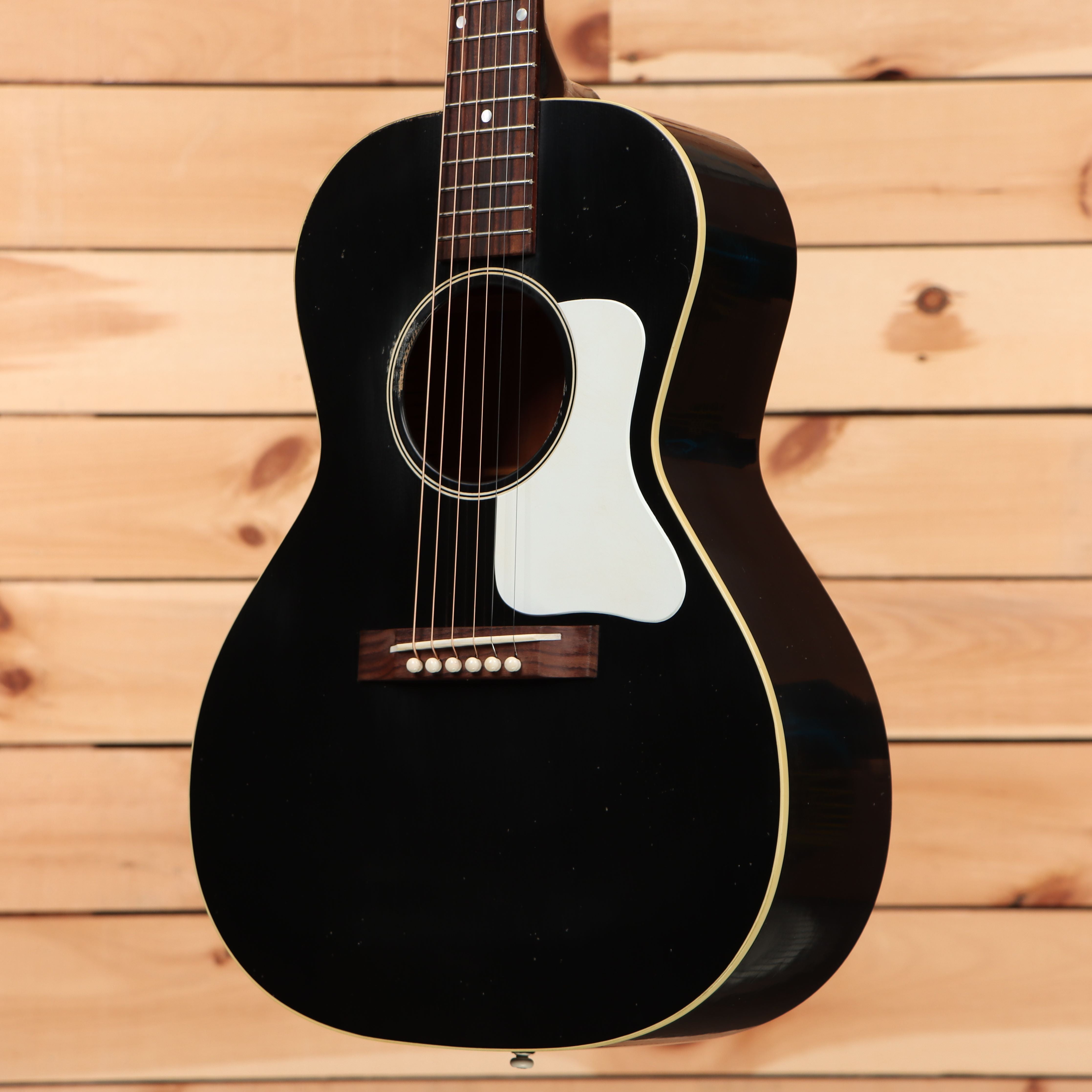 Gibson 1933 L-00 acoustic guitar light aged ebony finish white pickguard