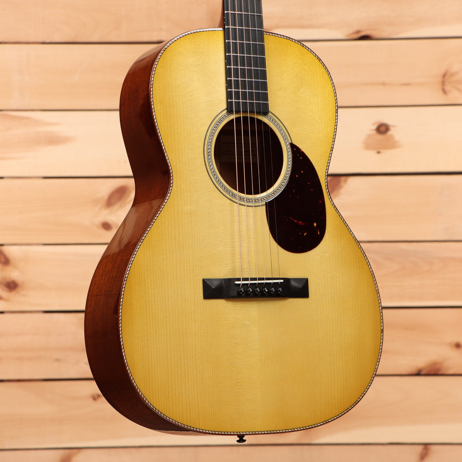Santa Cruz OOO Custom acoustic guitar Buttered Toast finish with abalone binding