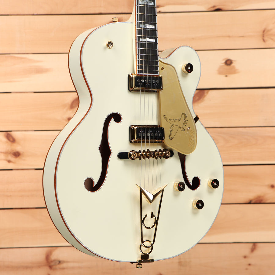 Gretsch G613655 Vintage Select Edition '55 Falcon semi-hollow electric guitar White Lacquer with dual humbuckers