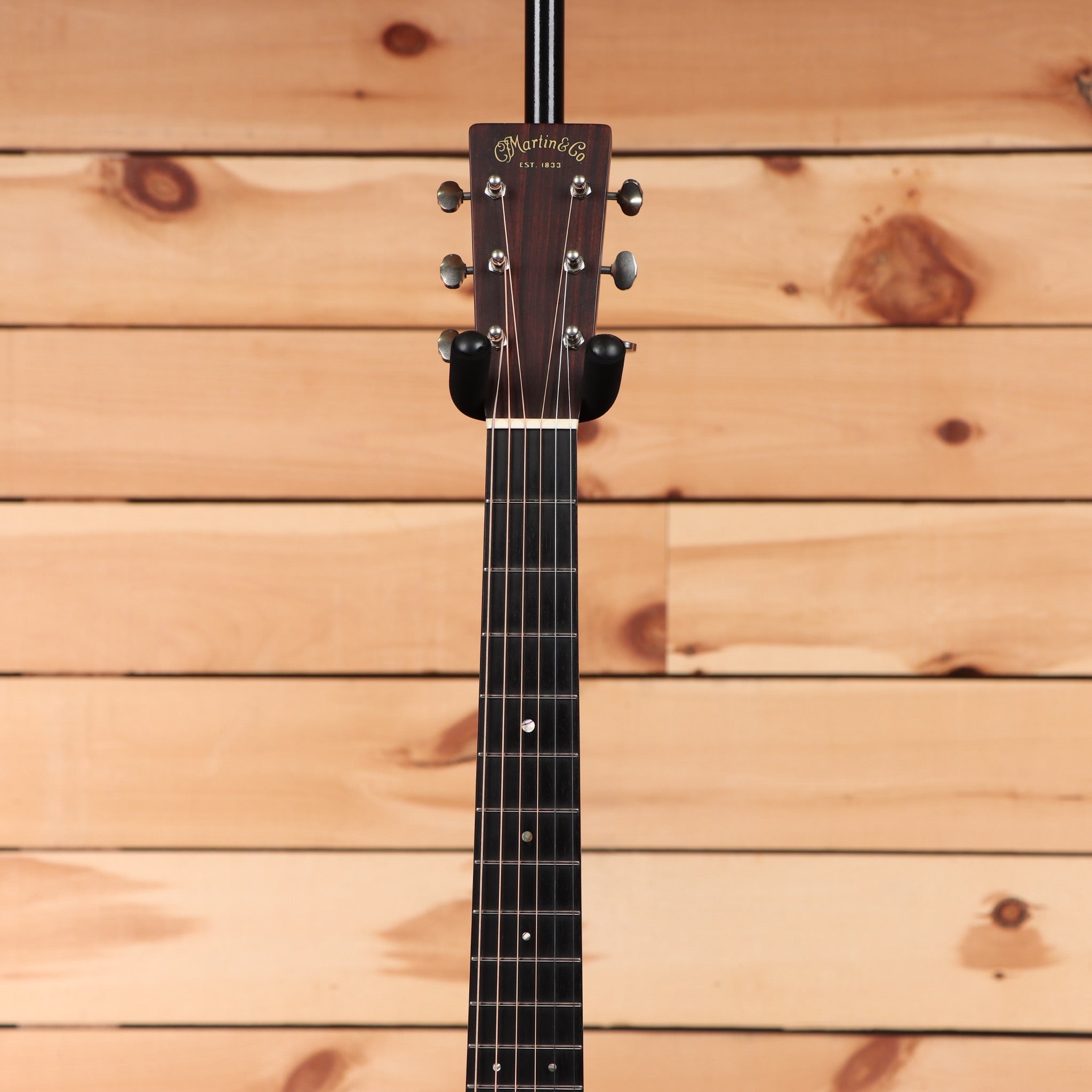 Pre-owned Martin Custom Shop D18 dreadnought acoustic guitar natural finish rosewood fretboard