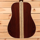Martin D-28 1937 authentic dreadnought acoustic guitar natural finish with light wood center stripe back