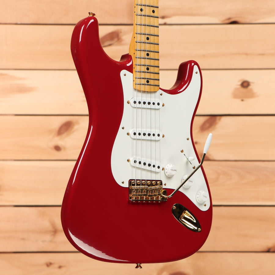 Fender Custom Shop Limited David Brown Masterbuilt Late-50s Strat Relic Dakota Red electric guitar with white pickguard and gold hardware